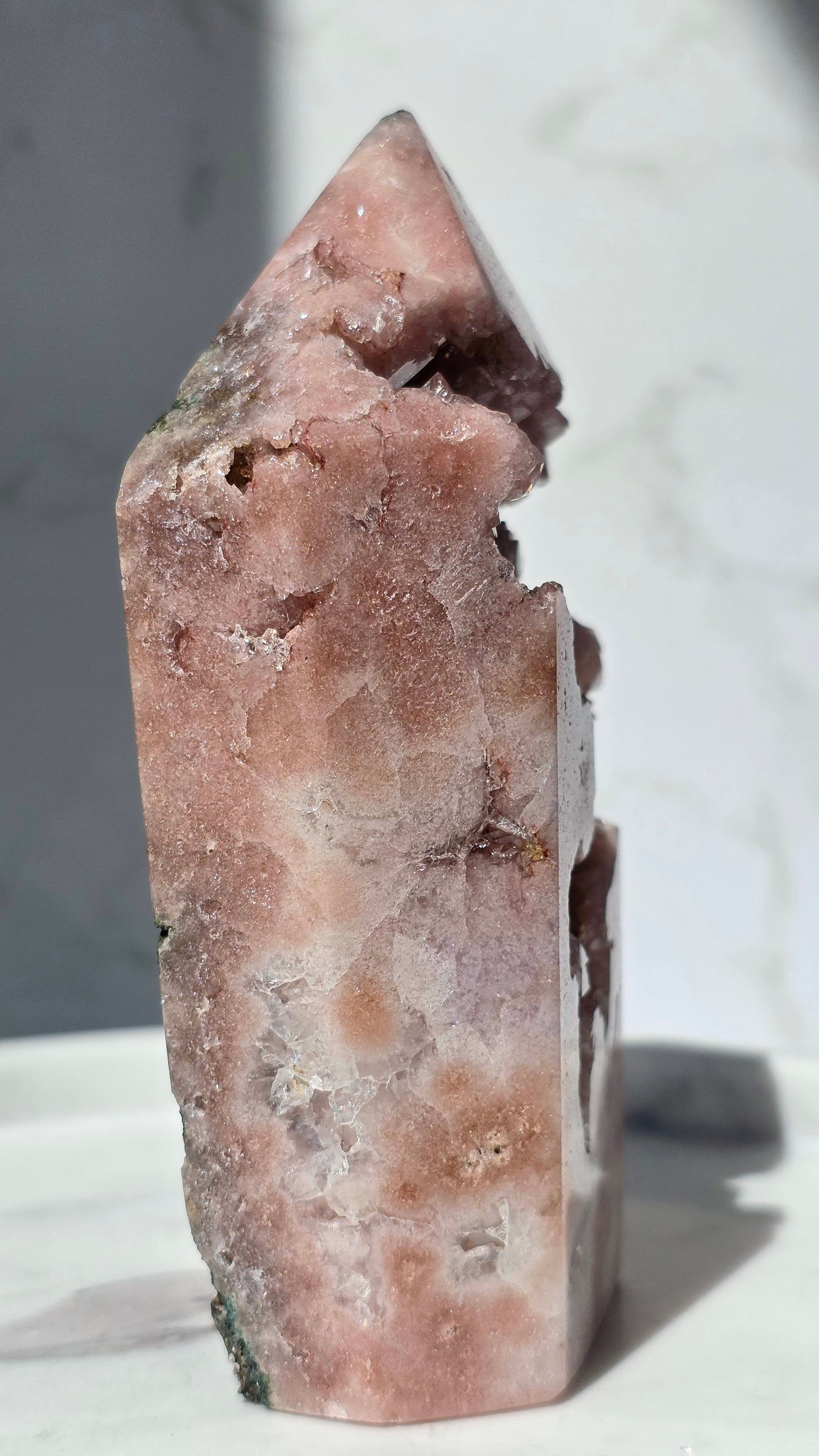 Pink Amethyst Turm mit Glitzerdrusen