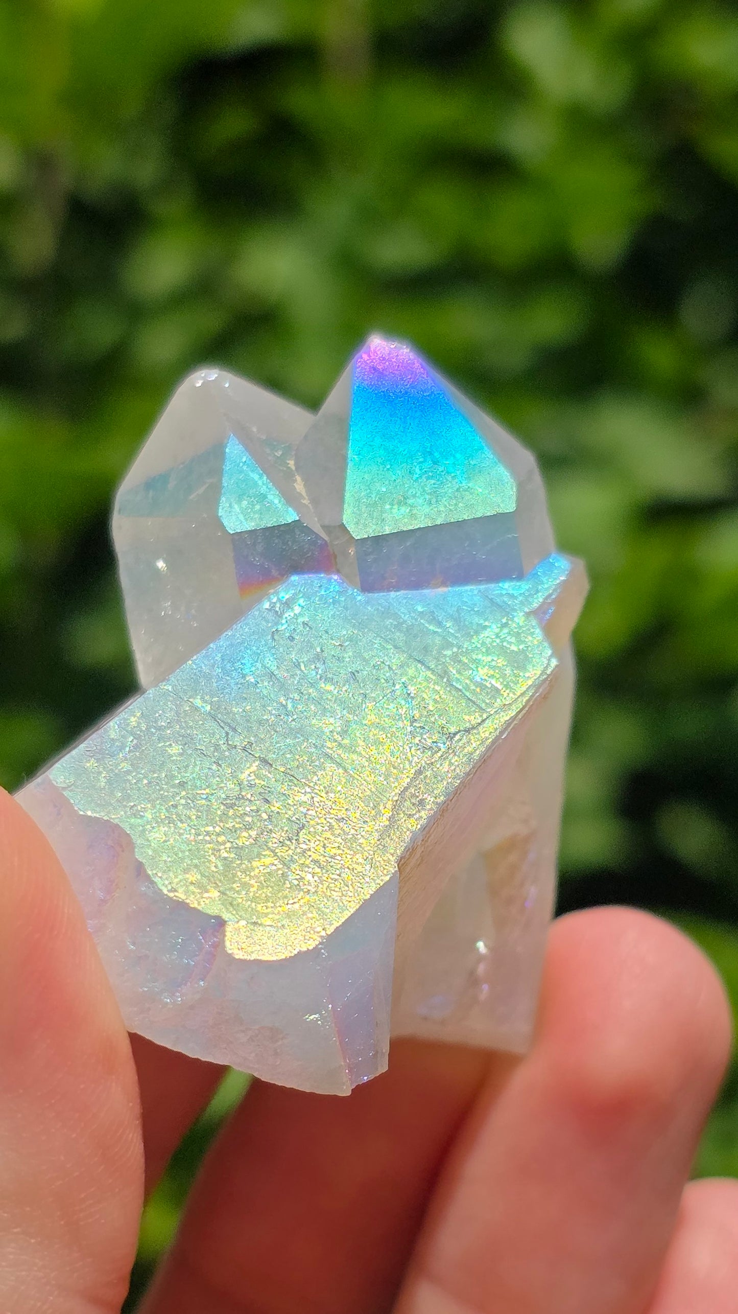 Angel Aura Bergkristall Cluster - Schillernder Regenbogen-Glanz aus Deutschland