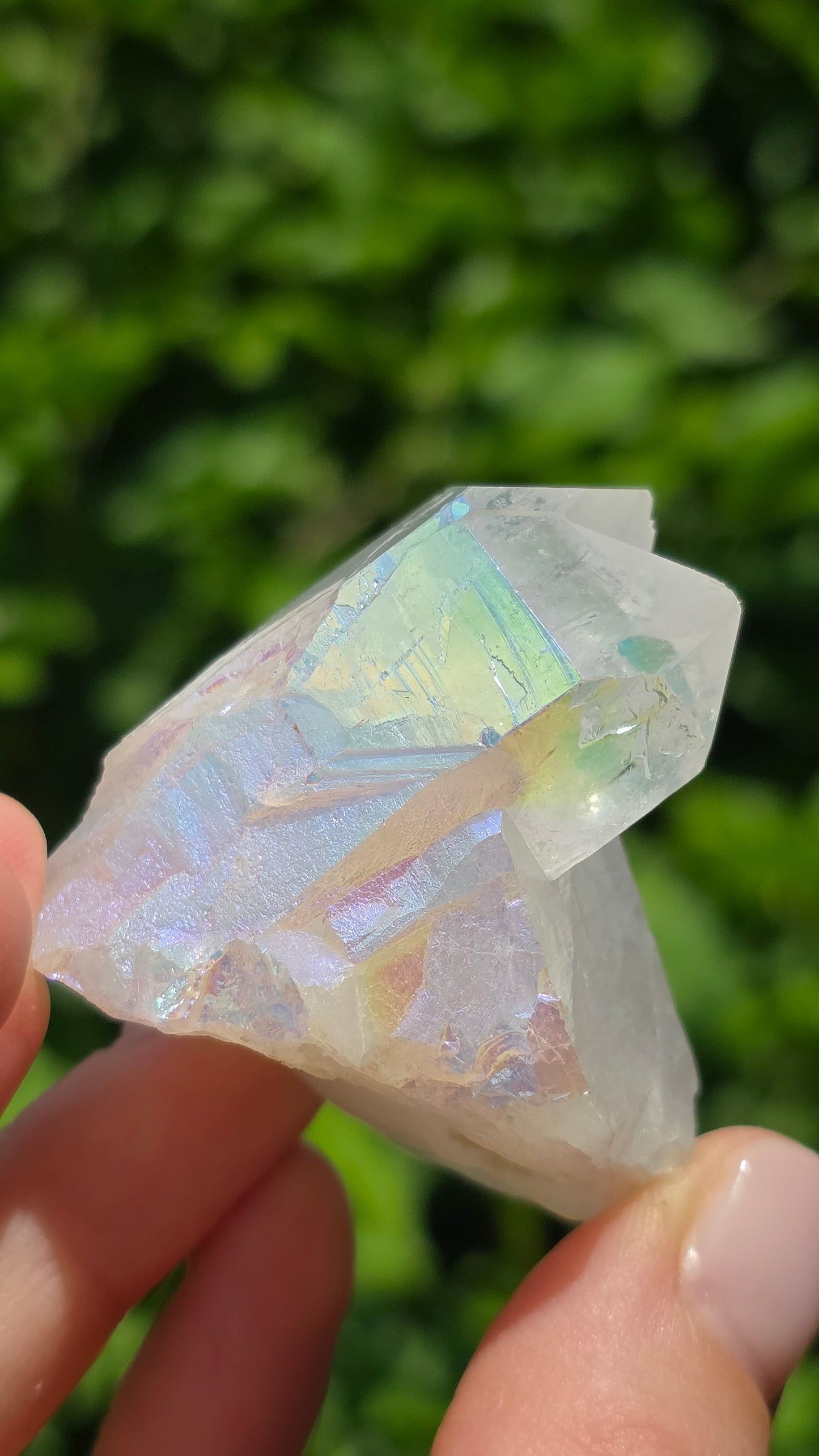 Angel Aura Bergkristall Cluster - Schillernder Regenbogen-Glanz aus Deutschland