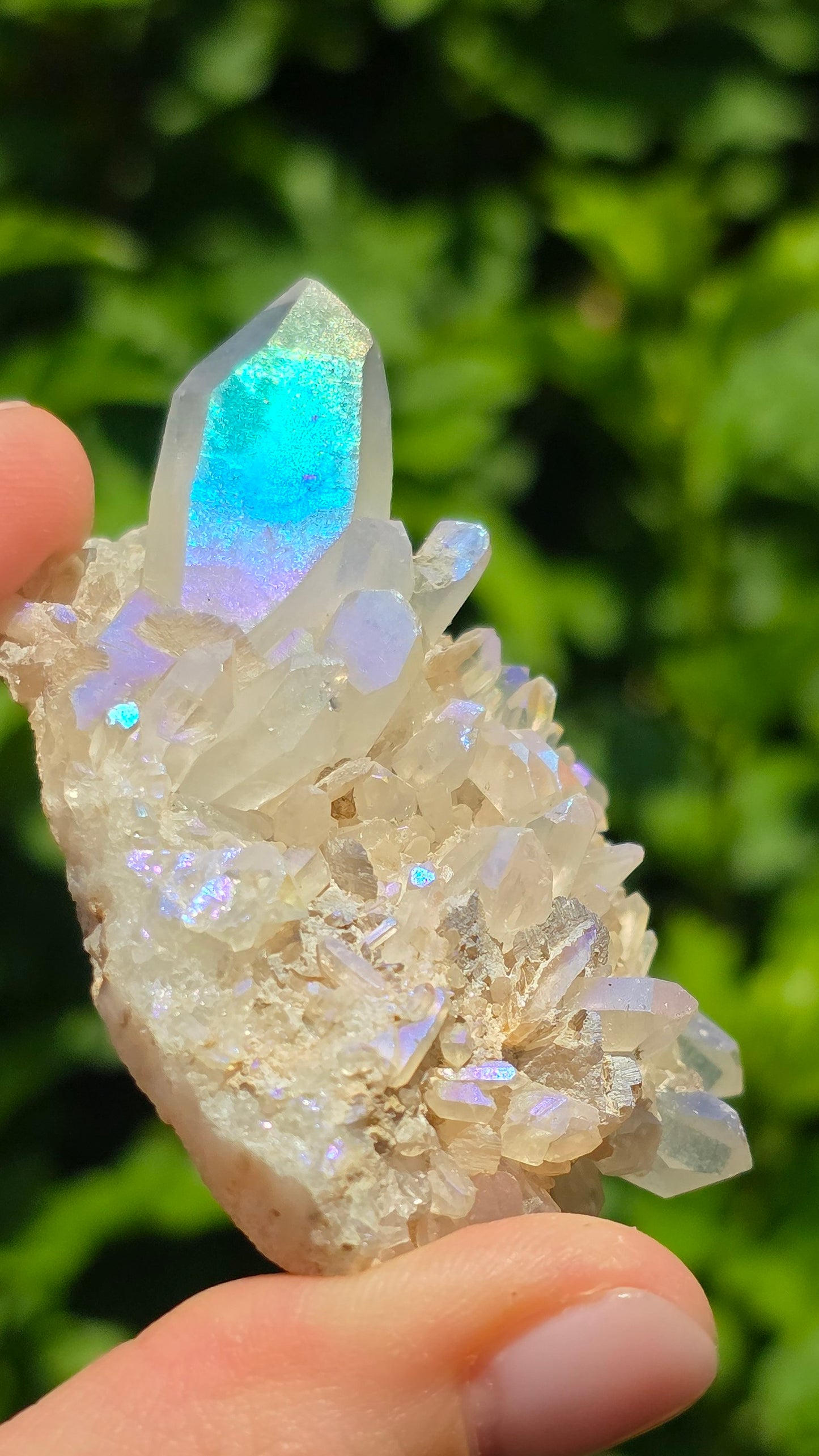 Angel Aura Bergkristall Cluster - Schillernder Regenbogen-Glanz aus Deutschland