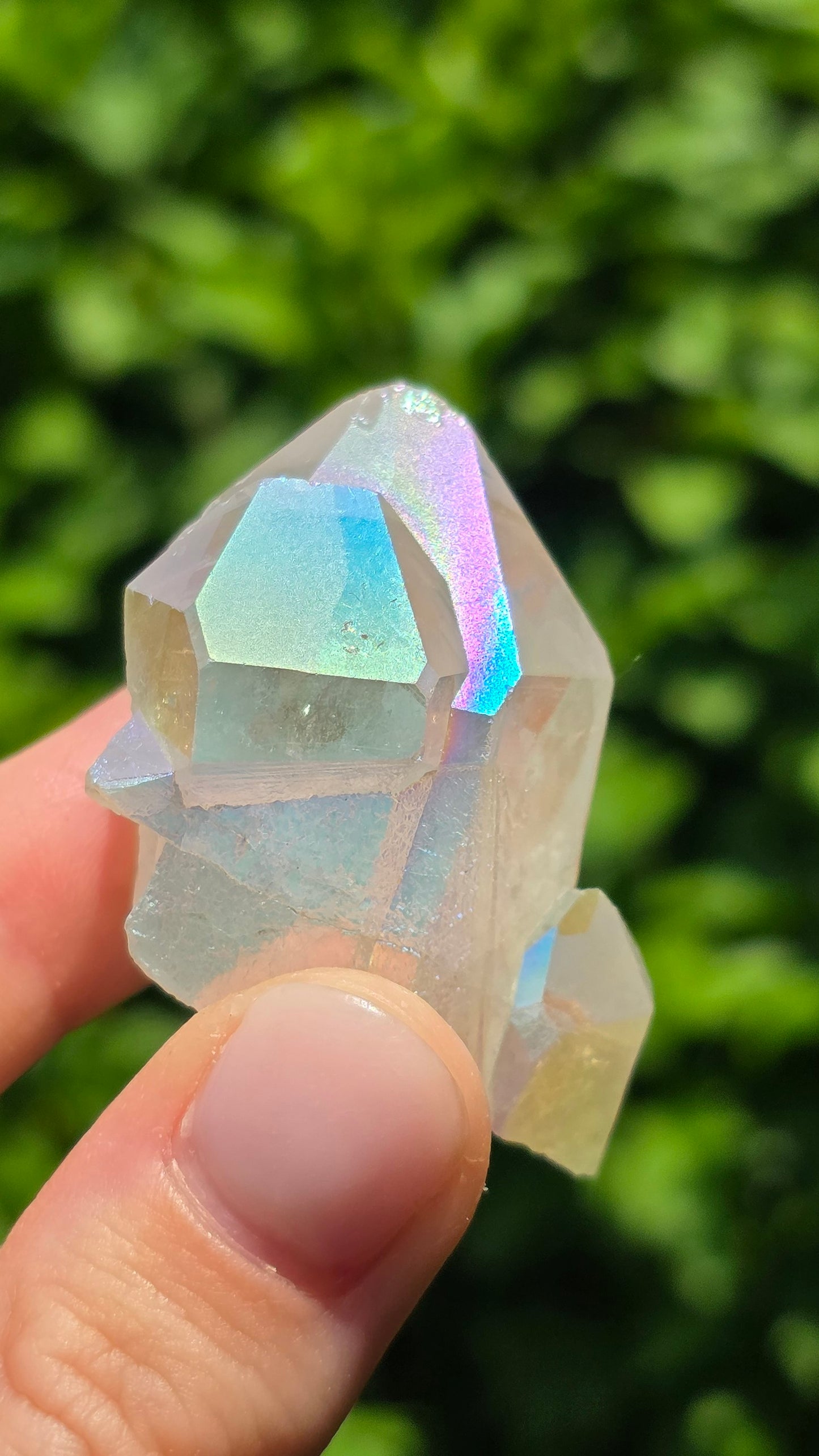 Angel Aura Bergkristall Cluster - Schillernder Regenbogen-Glanz aus Deutschland