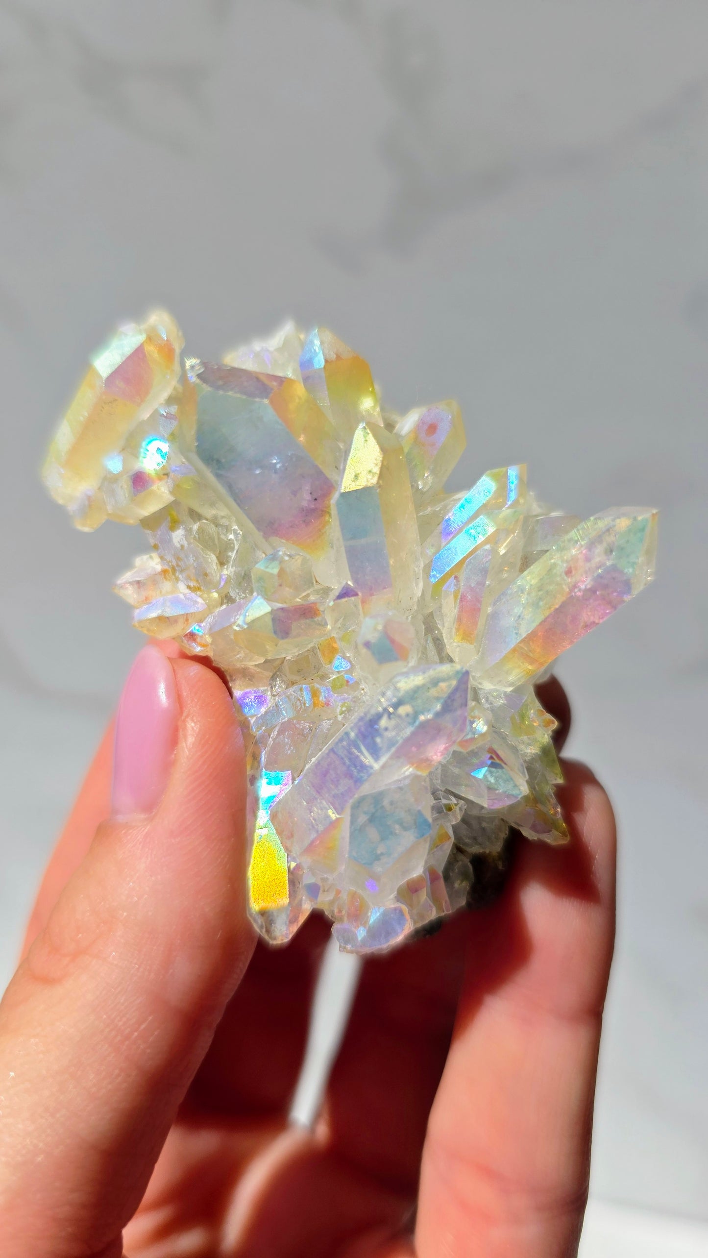 Angel Aura Bergkristall Cluster - Schillernder Regenbogen-Glanz aus Deutschland