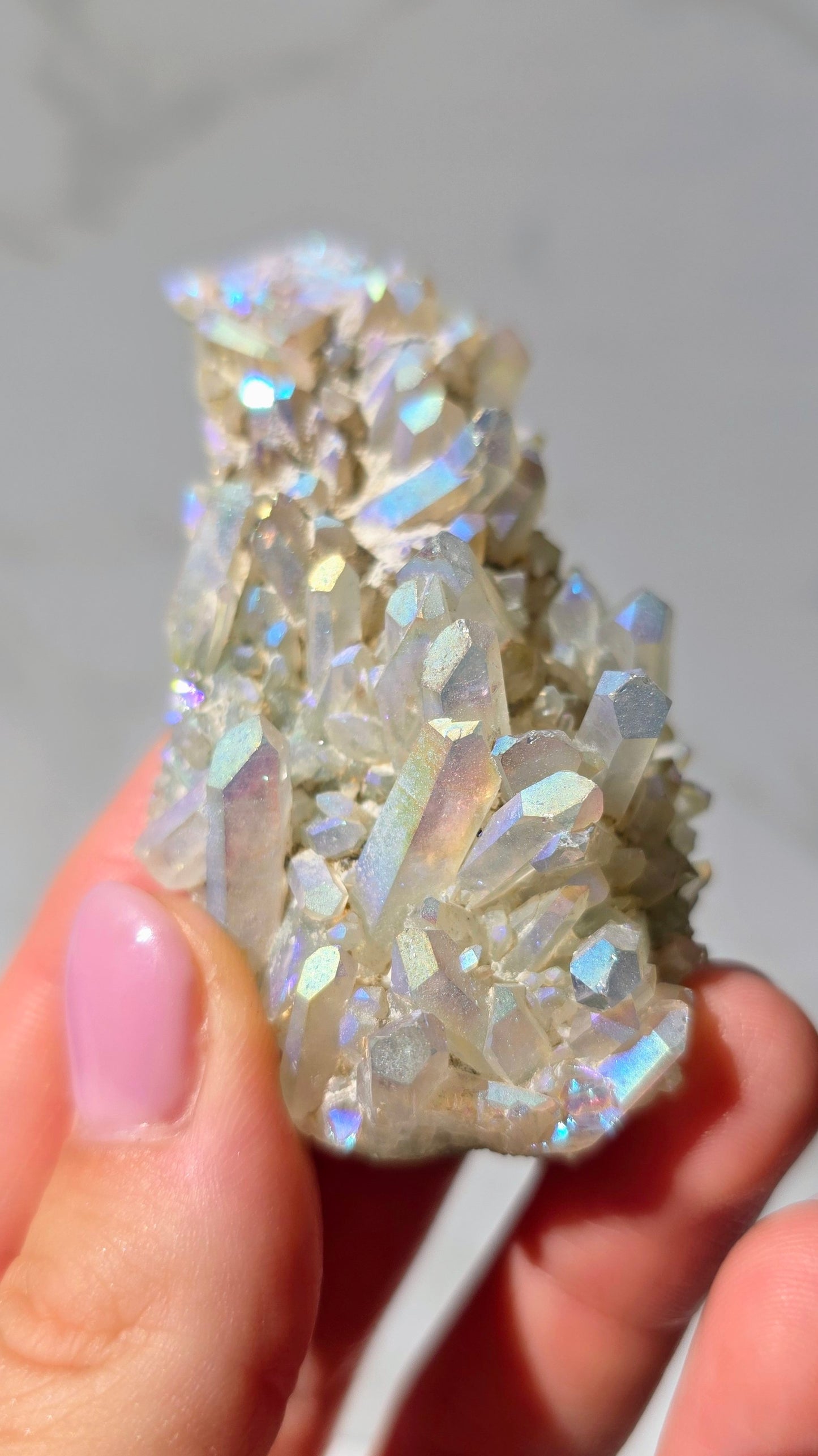 Angel Aura Bergkristall Cluster - Schillernder Regenbogen-Glanz aus Deutschland