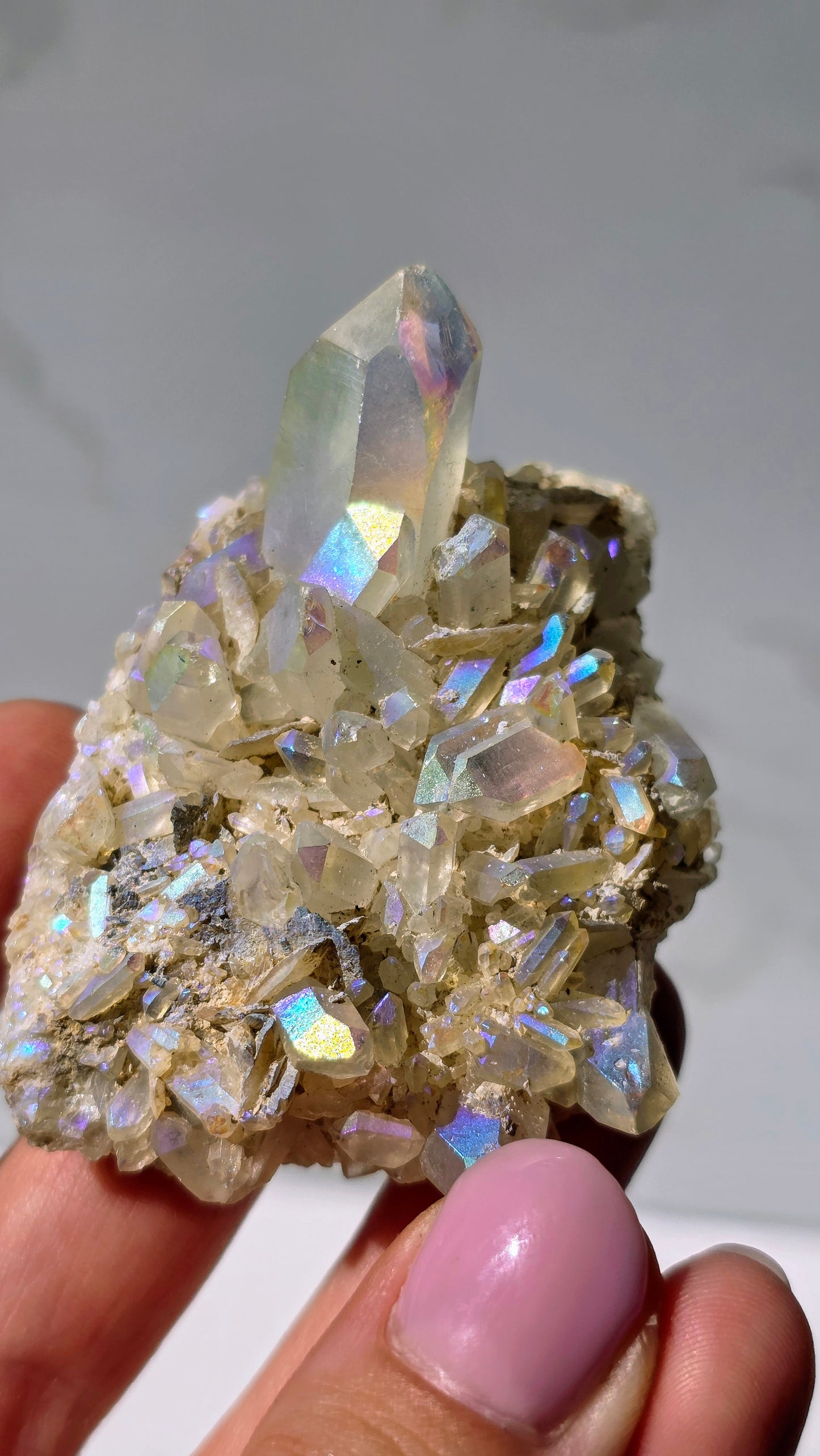 Angel Aura Bergkristall Cluster - Schillernder Regenbogen-Glanz aus Deutschland