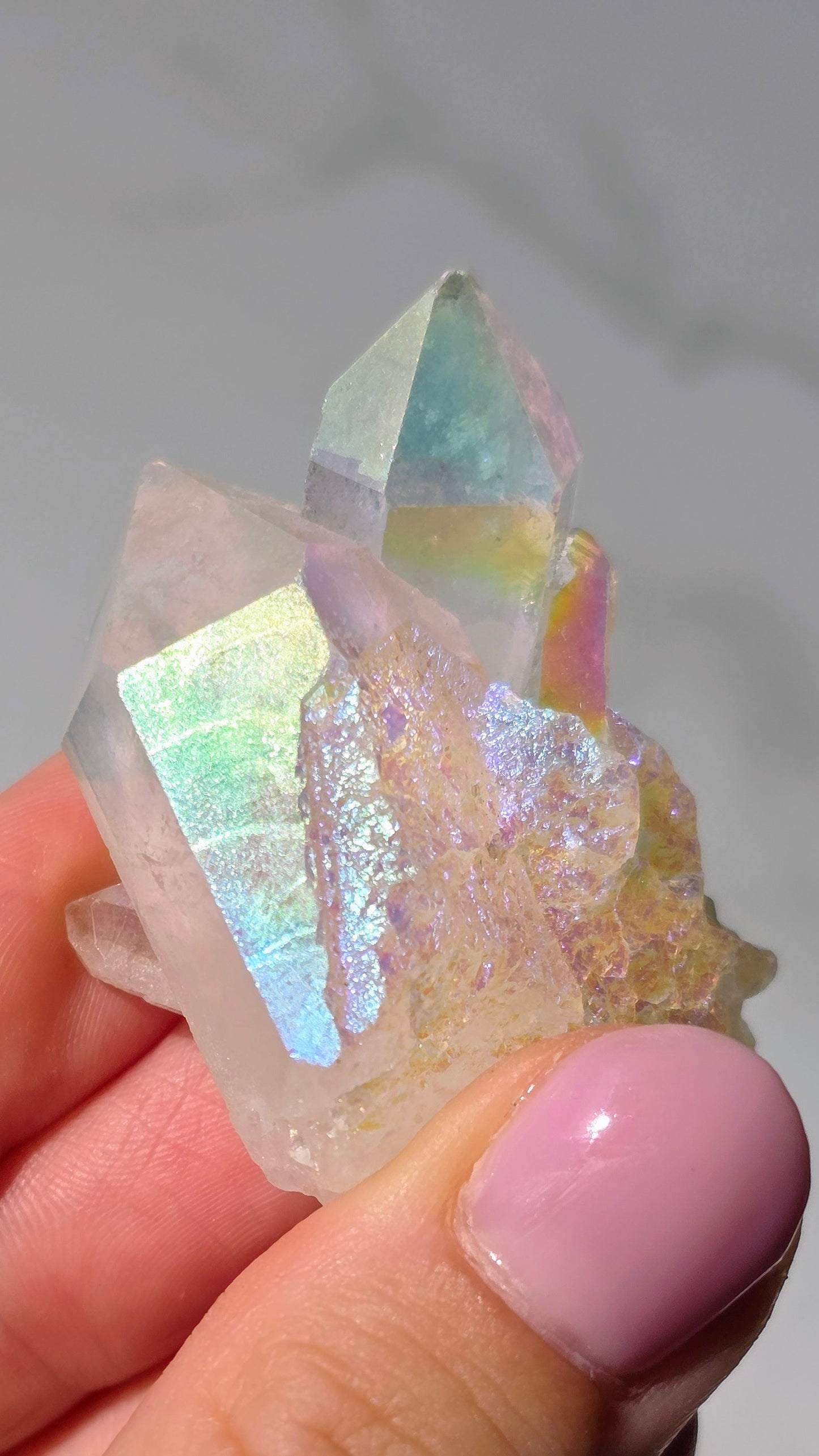 Angel Aura Bergkristall Cluster - Schillernder Regenbogen-Glanz aus Deutschland