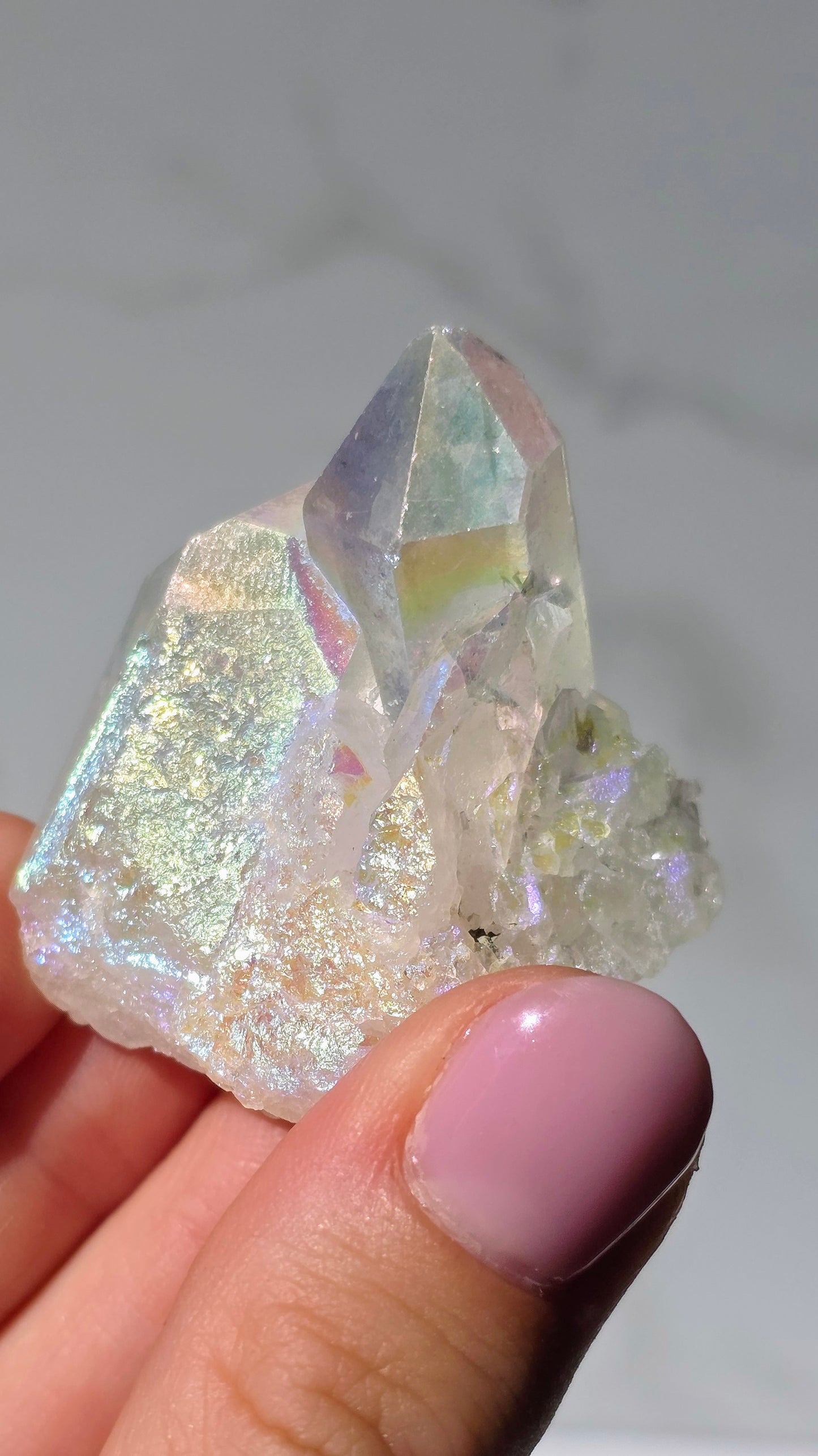 Angel Aura Bergkristall Cluster - Schillernder Regenbogen-Glanz aus Deutschland