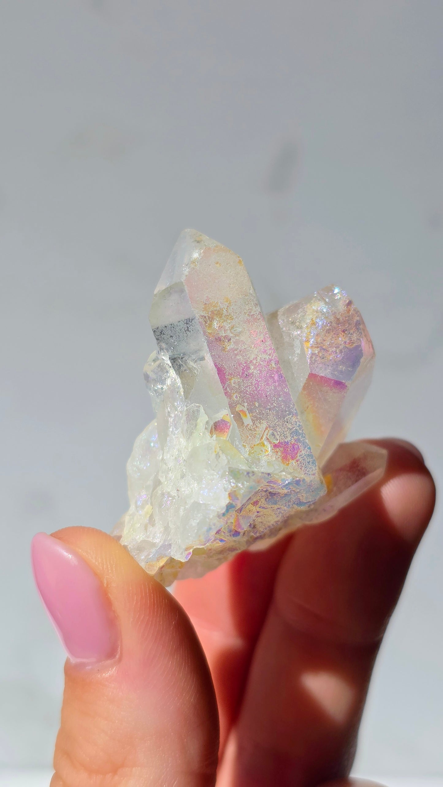 Angel Aura Bergkristall Cluster - Schillernder Regenbogen-Glanz aus Deutschland