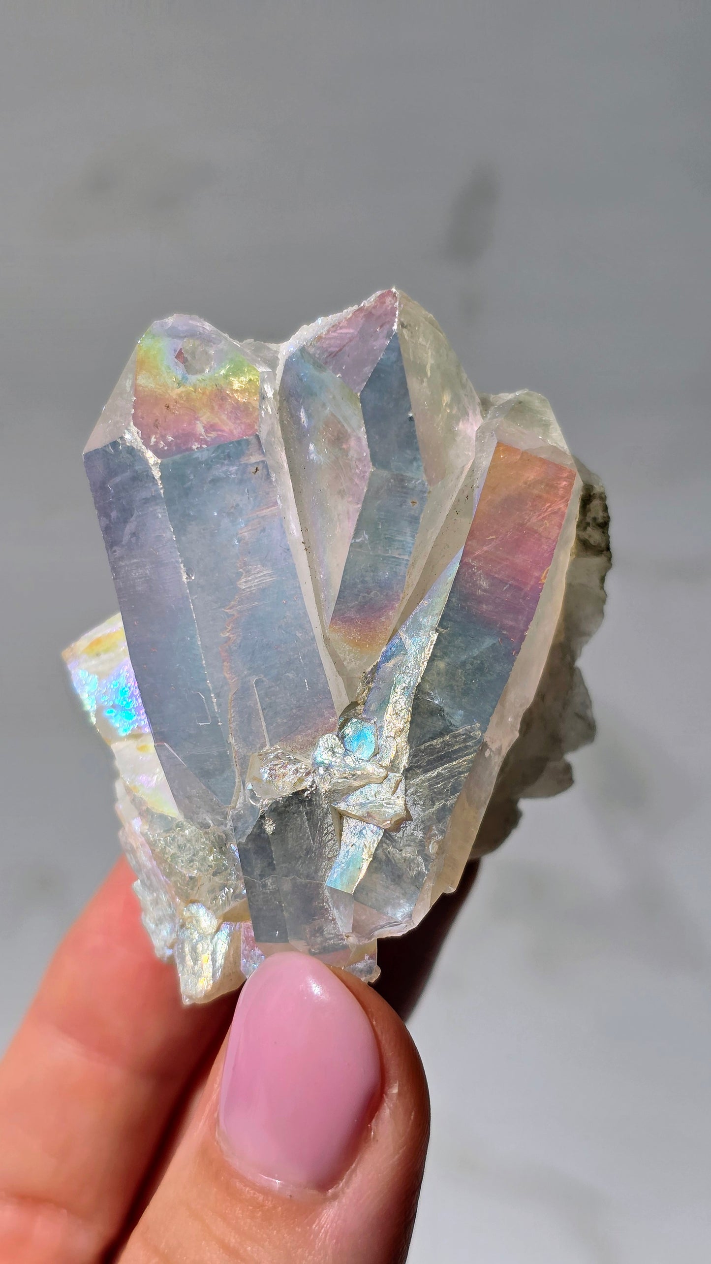 Angel Aura Bergkristall Cluster - Schillernder Regenbogen-Glanz aus Deutschland