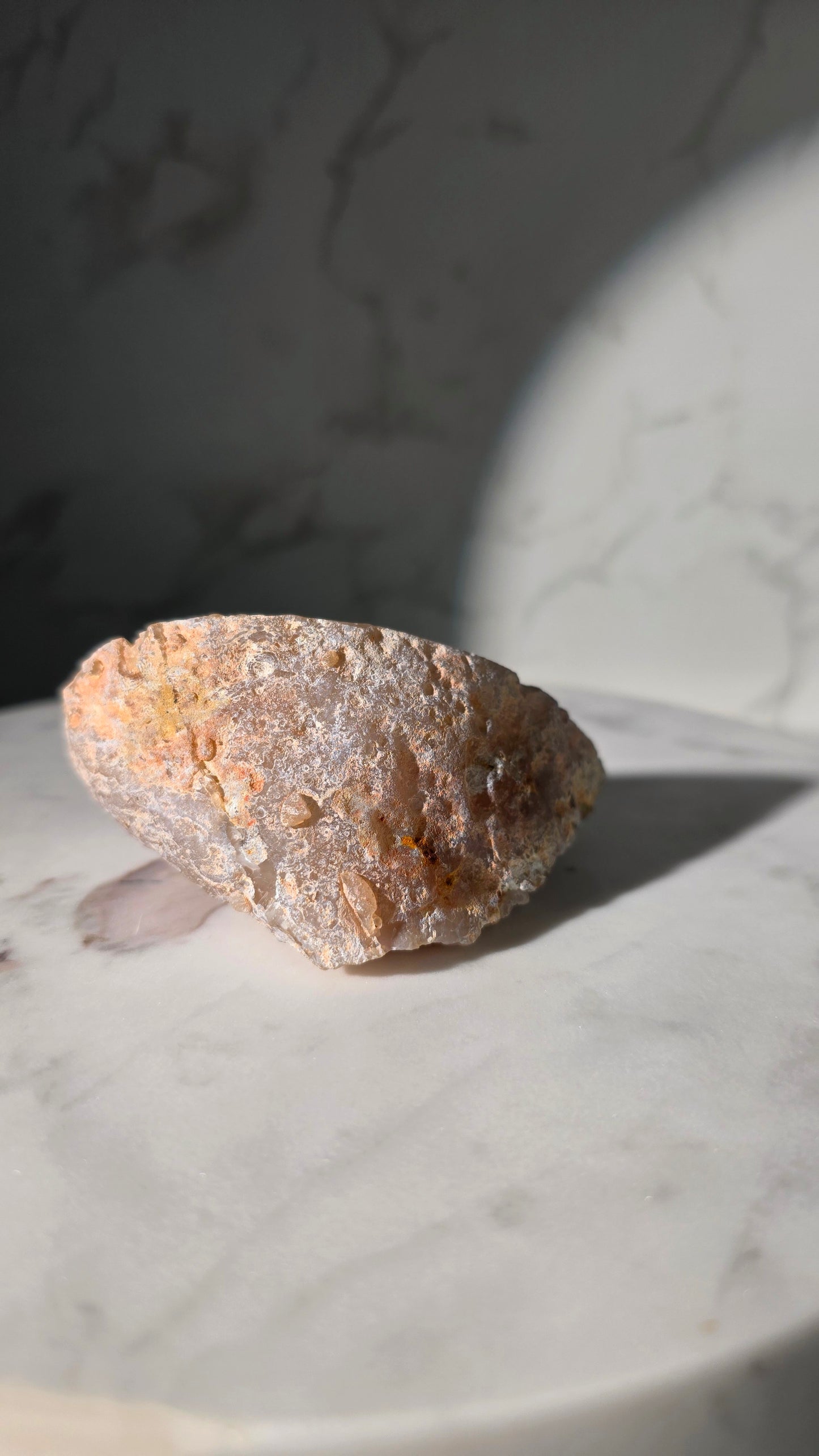 Achat Quarz Geode aus Brasilien mit Glitzereffekt