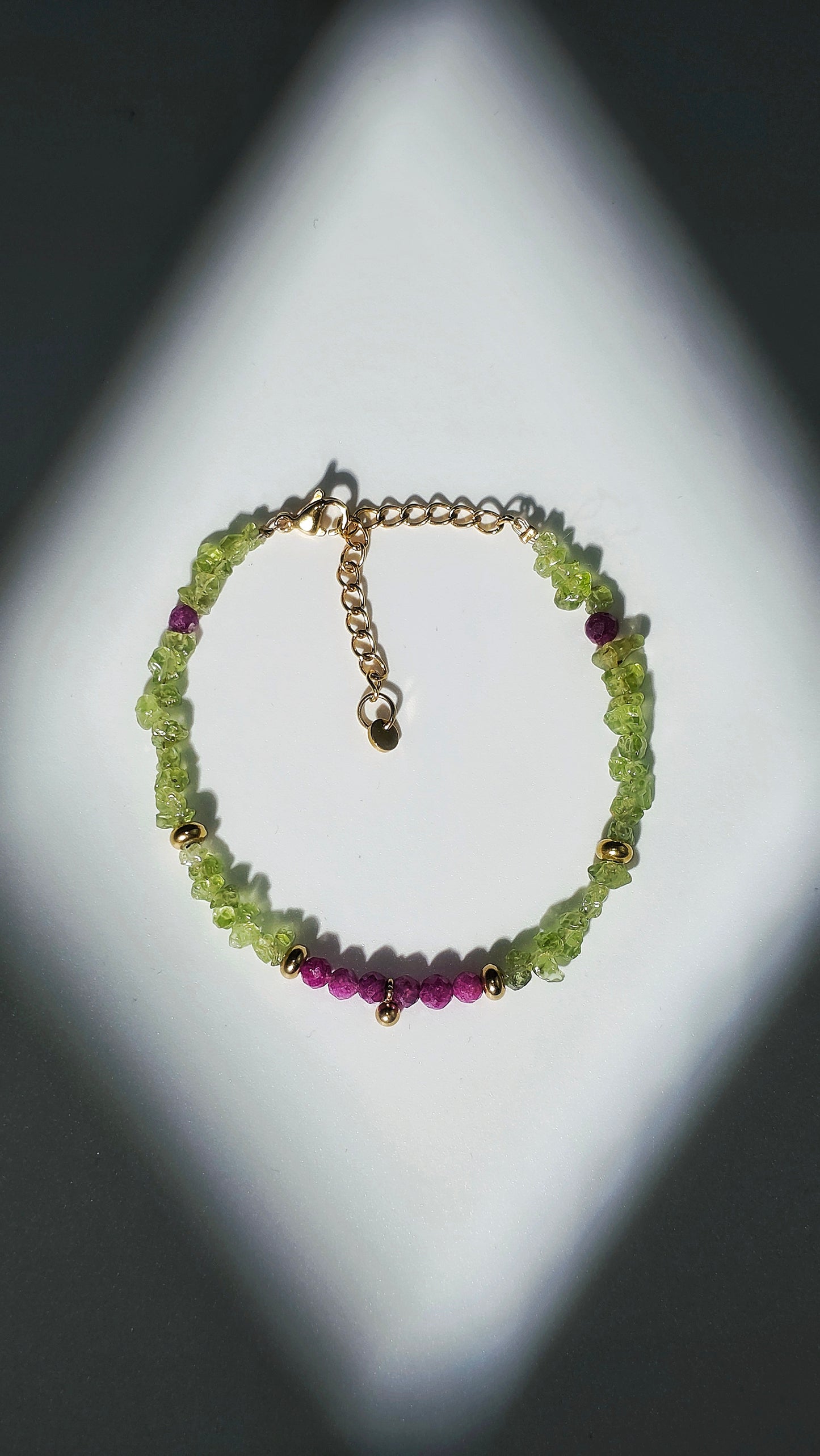 „Heart Awakening“ – Rubin & Peridot Armband