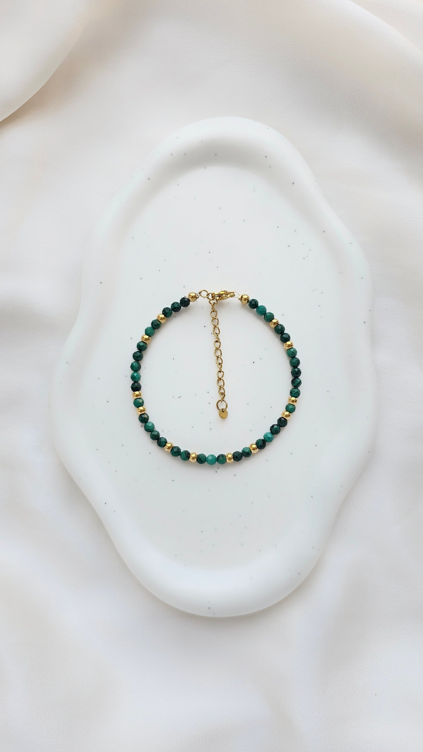 DEEP GROUNDING · Edelstein Armband