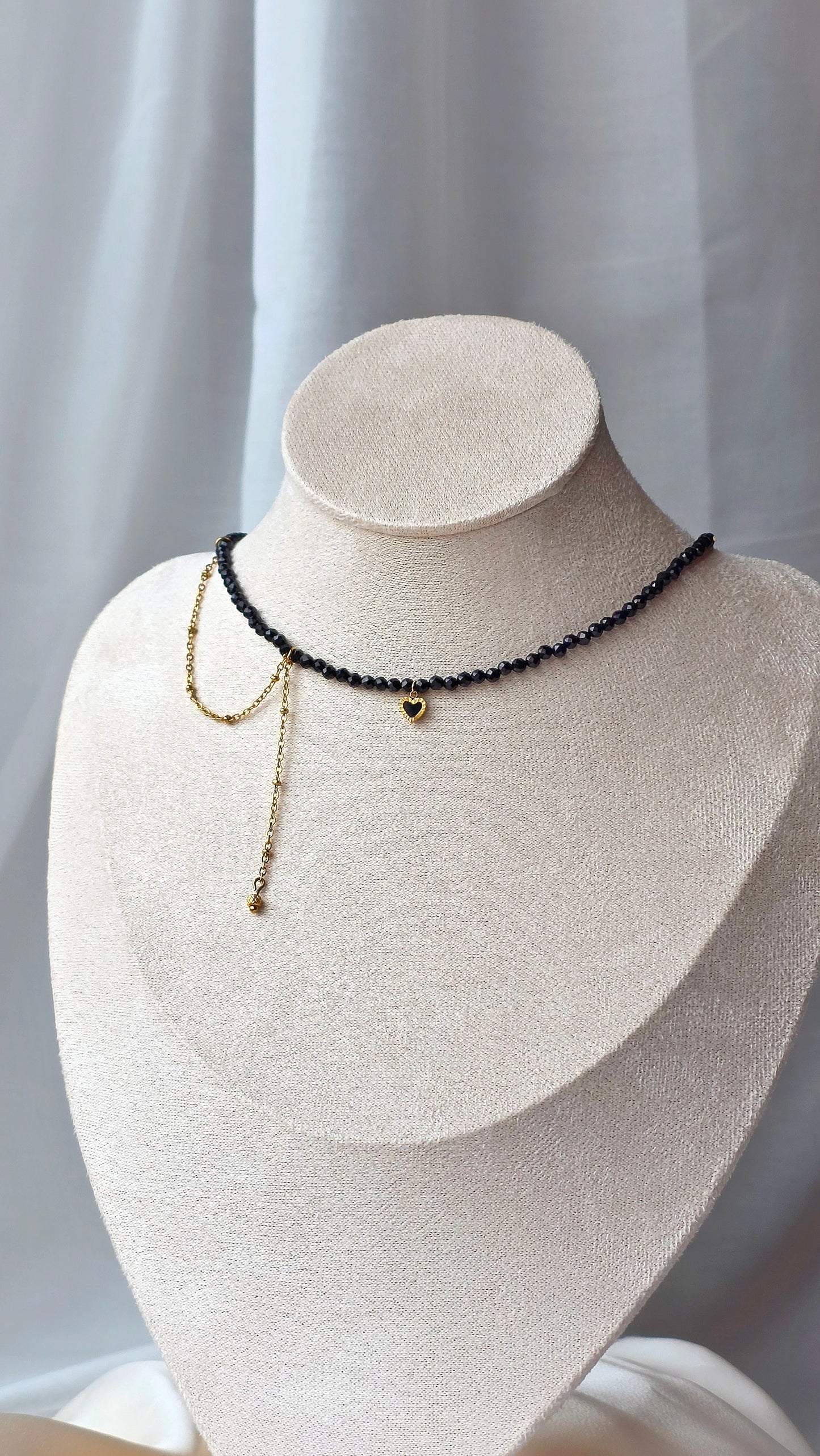 BLACK CHOKER 𖦹 Edelsteinkette