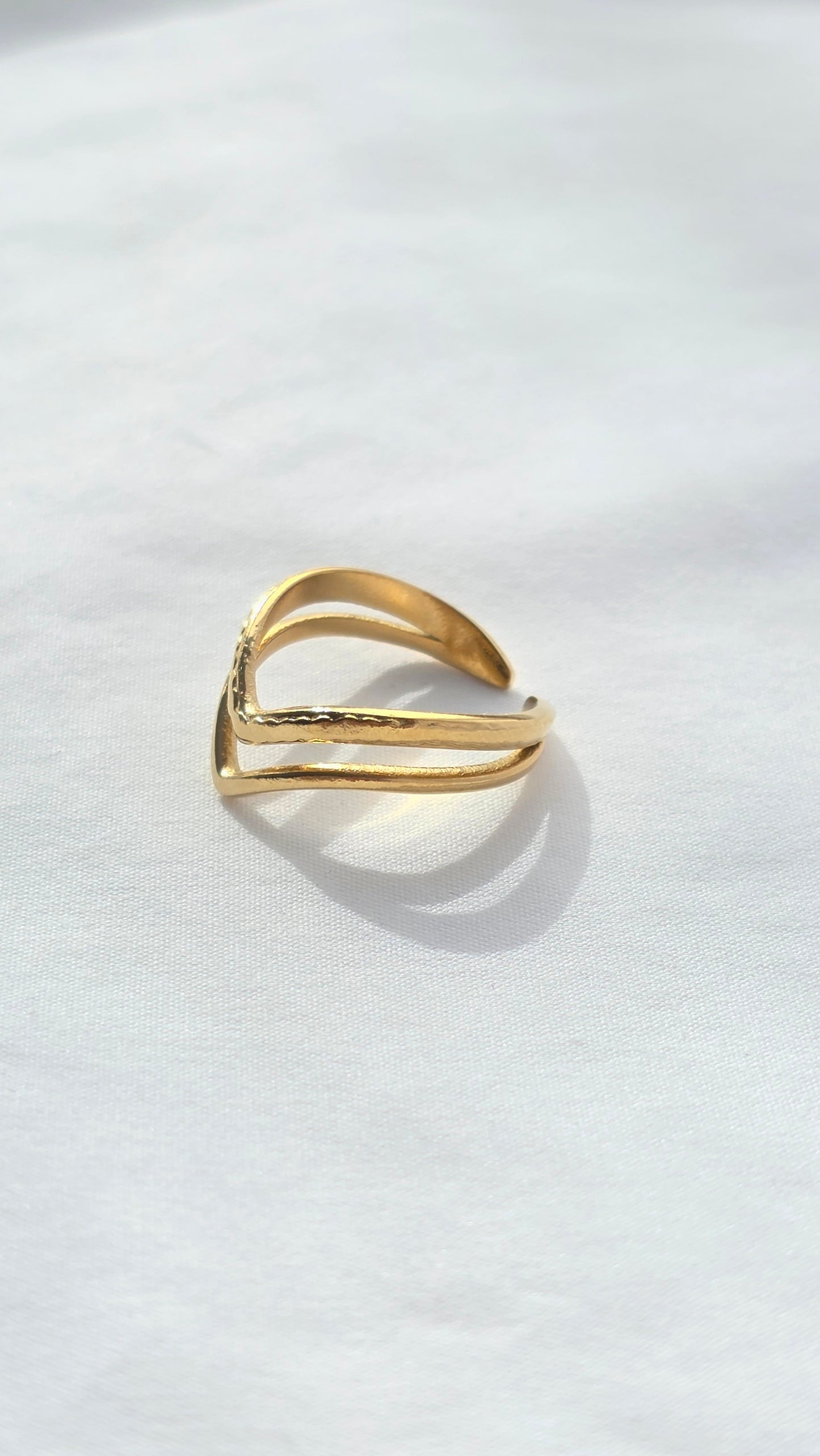 GOLDEN FLOW 𖦹 Ring
