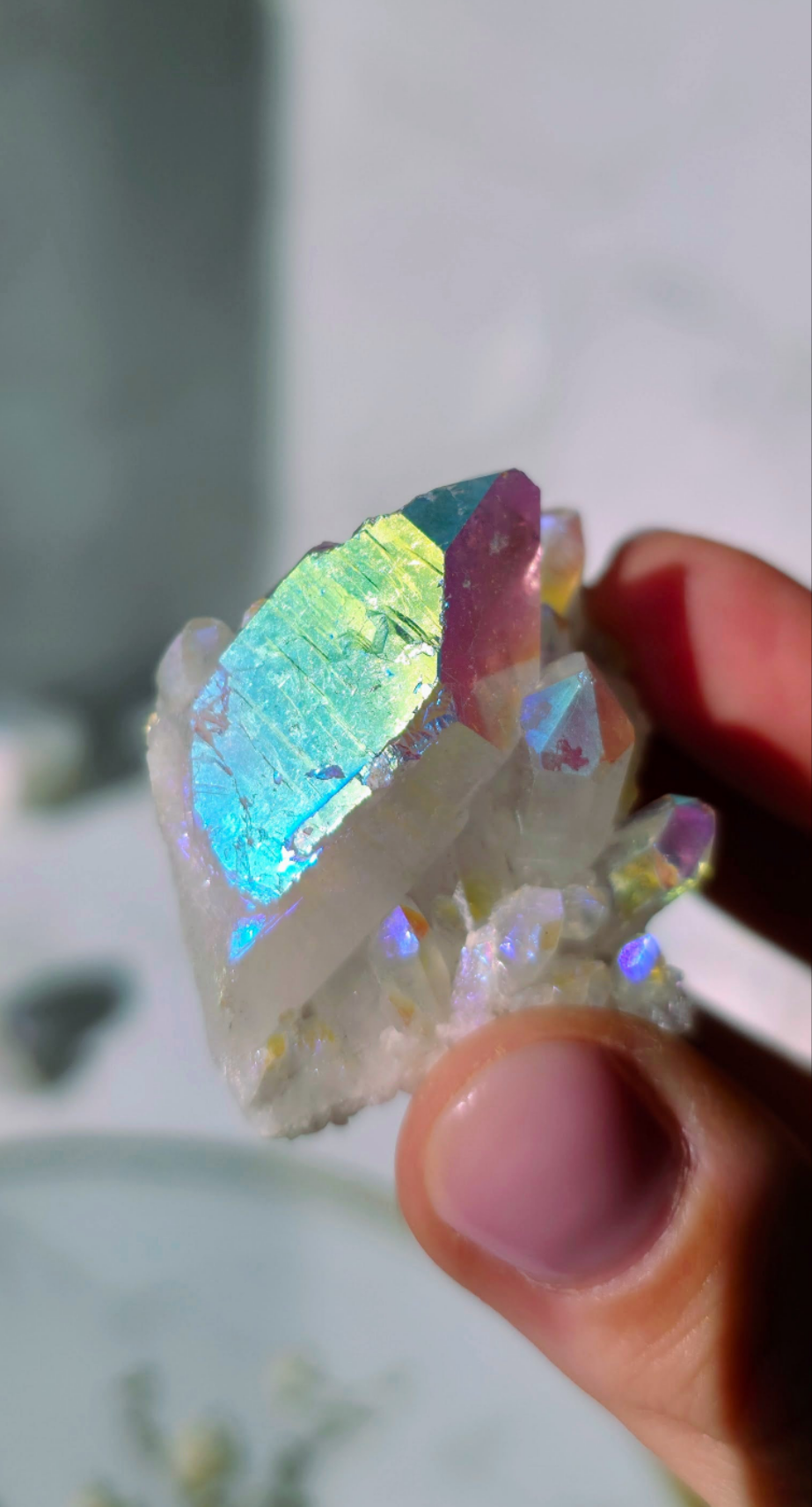 Angel Aura Bergkristall Cluster - Schillernder Regenbogen-Glanz aus Deutschland