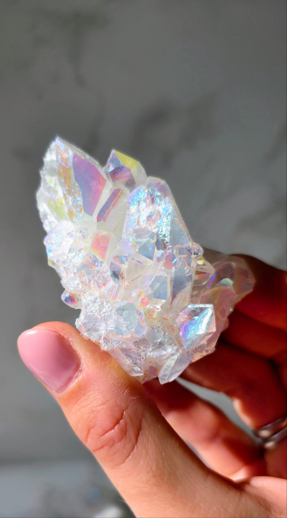 Angel Aura Bergkristall Cluster - Schillernder Regenbogen-Glanz aus Deutschland