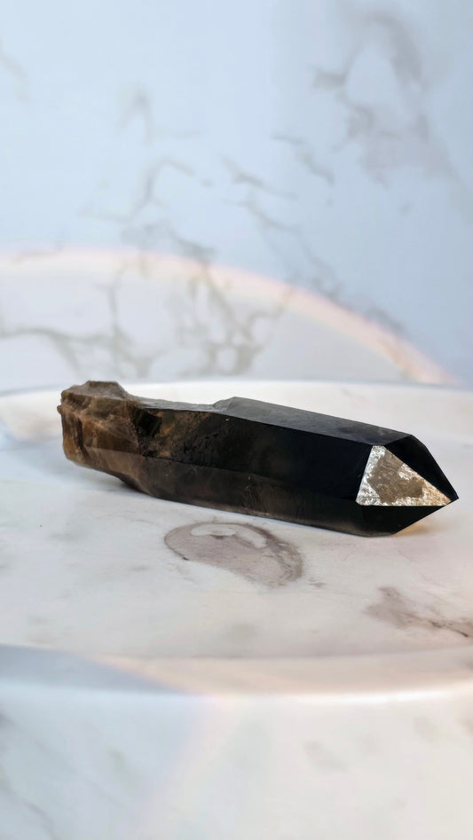 Morion Quarz (Rauchquarz) Naturspitze – mit Phantom (roh, unpoliert)