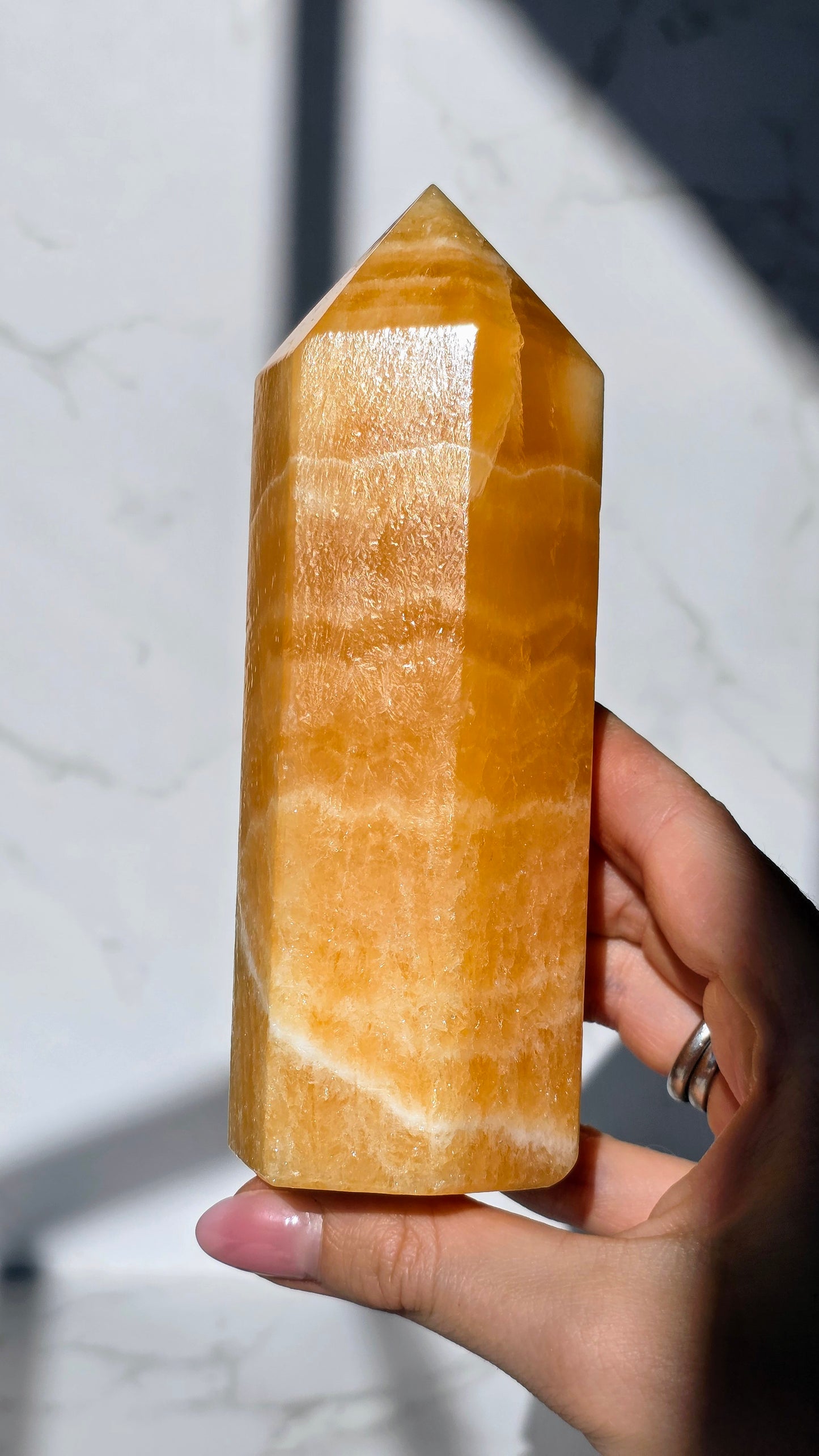 XL HQ Orangencalcit Turm