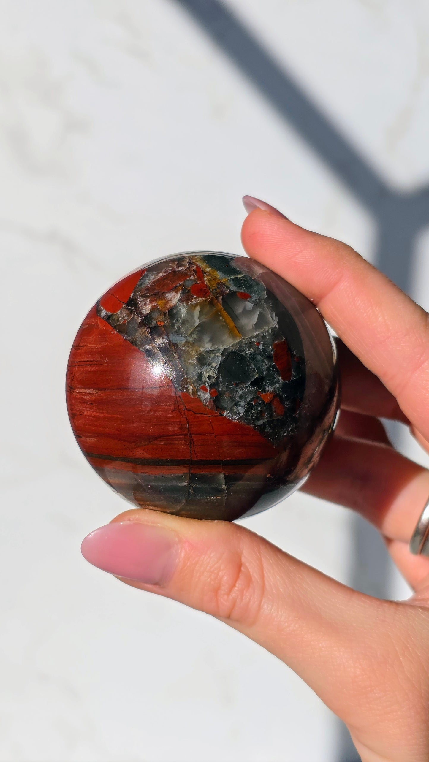 Afrikanischer Blutjaspis Kugel (Heliotrop)