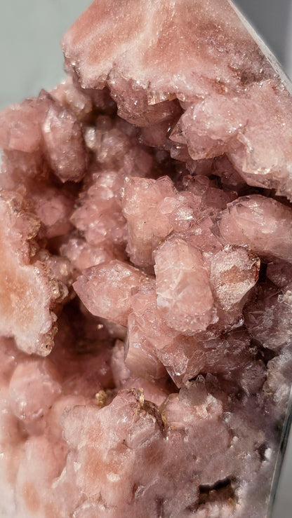 Pink Amethyst Turm mit Glitzerdrusen