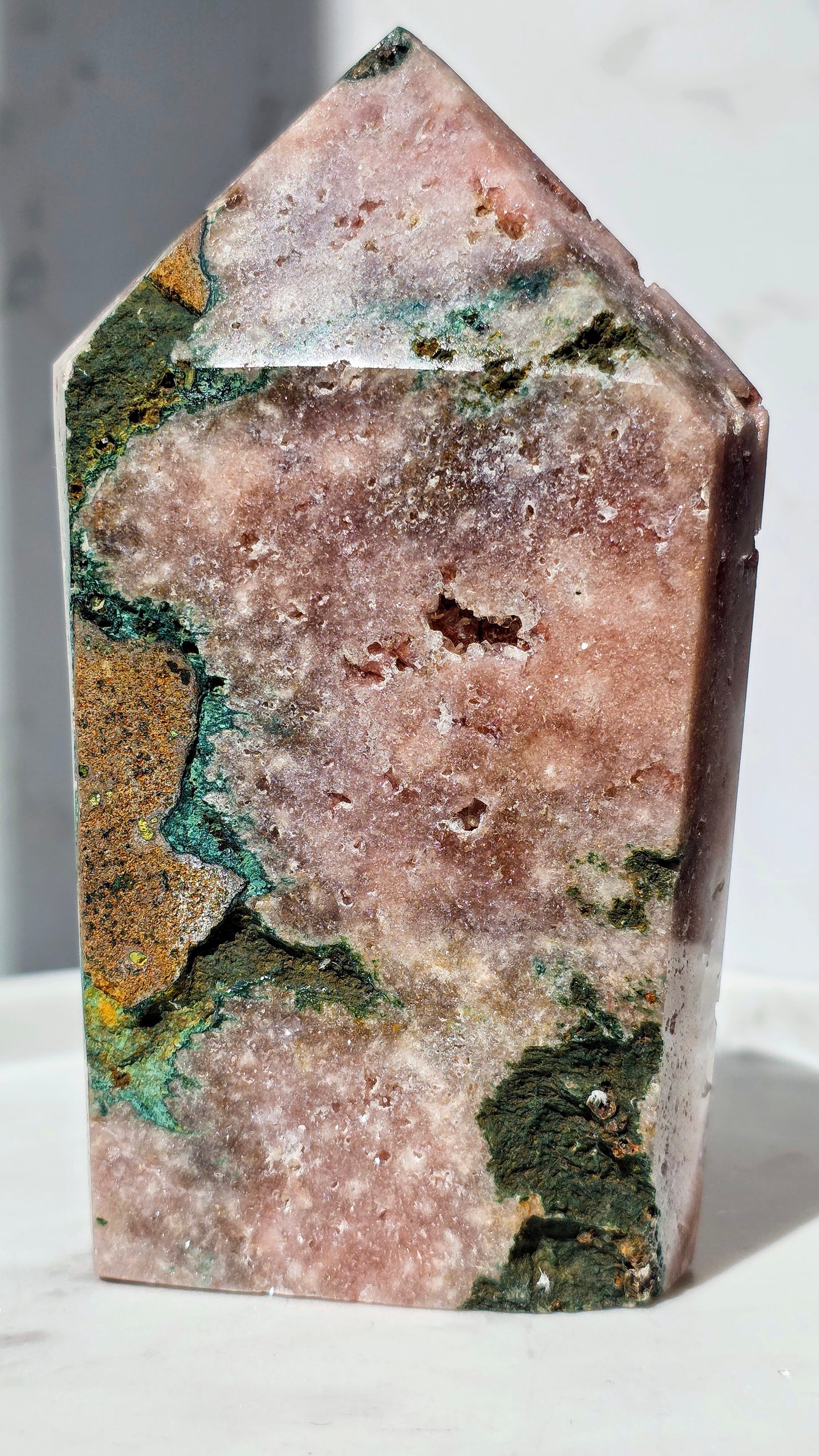 Pink Amethyst Turm mit Glitzerdrusen