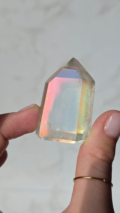 Angel Aura Bergkristall polierte Spitze / Turm - Schillernder Regenbogen-Glanz aus Deutschland