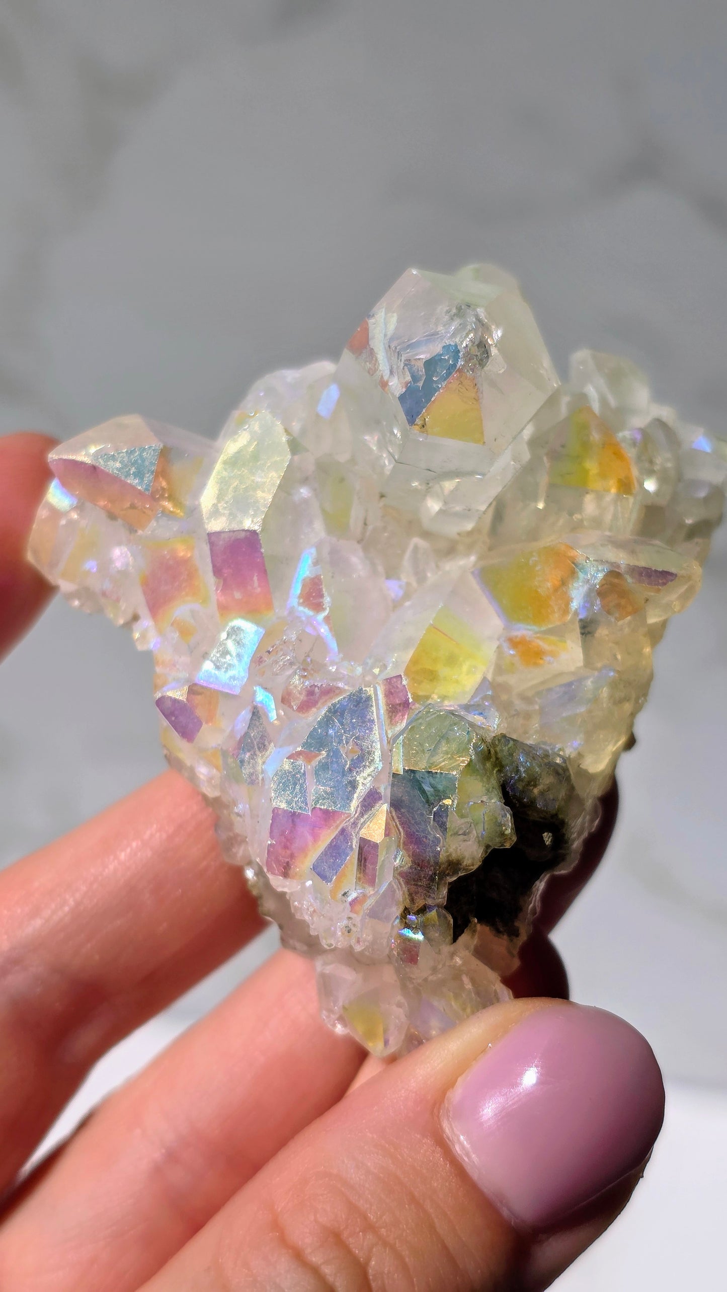 Angel Aura Bergkristall Cluster - Schillernder Regenbogen-Glanz aus Deutschland
