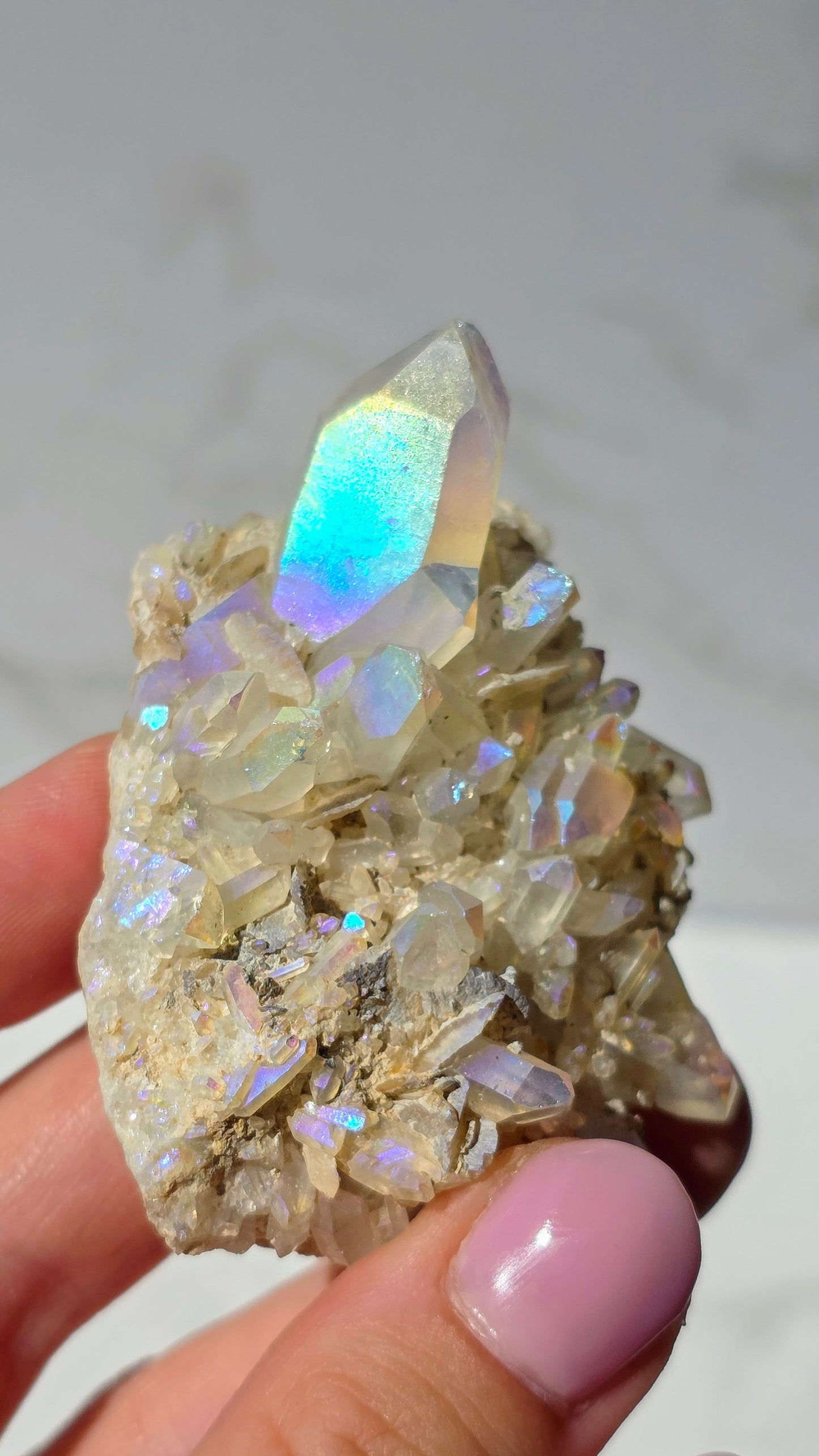 Angel Aura Bergkristall Cluster - Schillernder Regenbogen-Glanz aus Deutschland