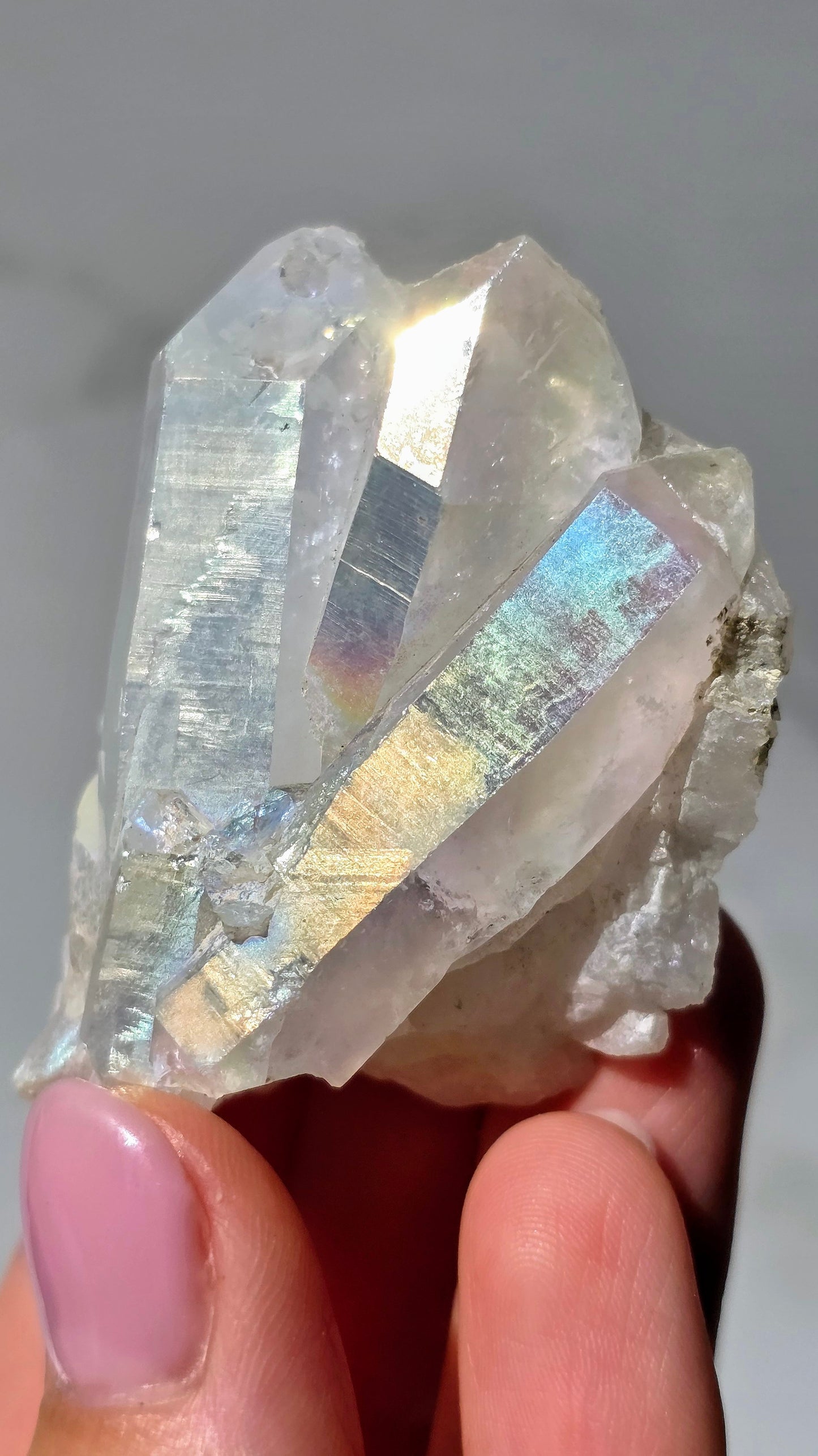Angel Aura Bergkristall Cluster - Schillernder Regenbogen-Glanz aus Deutschland
