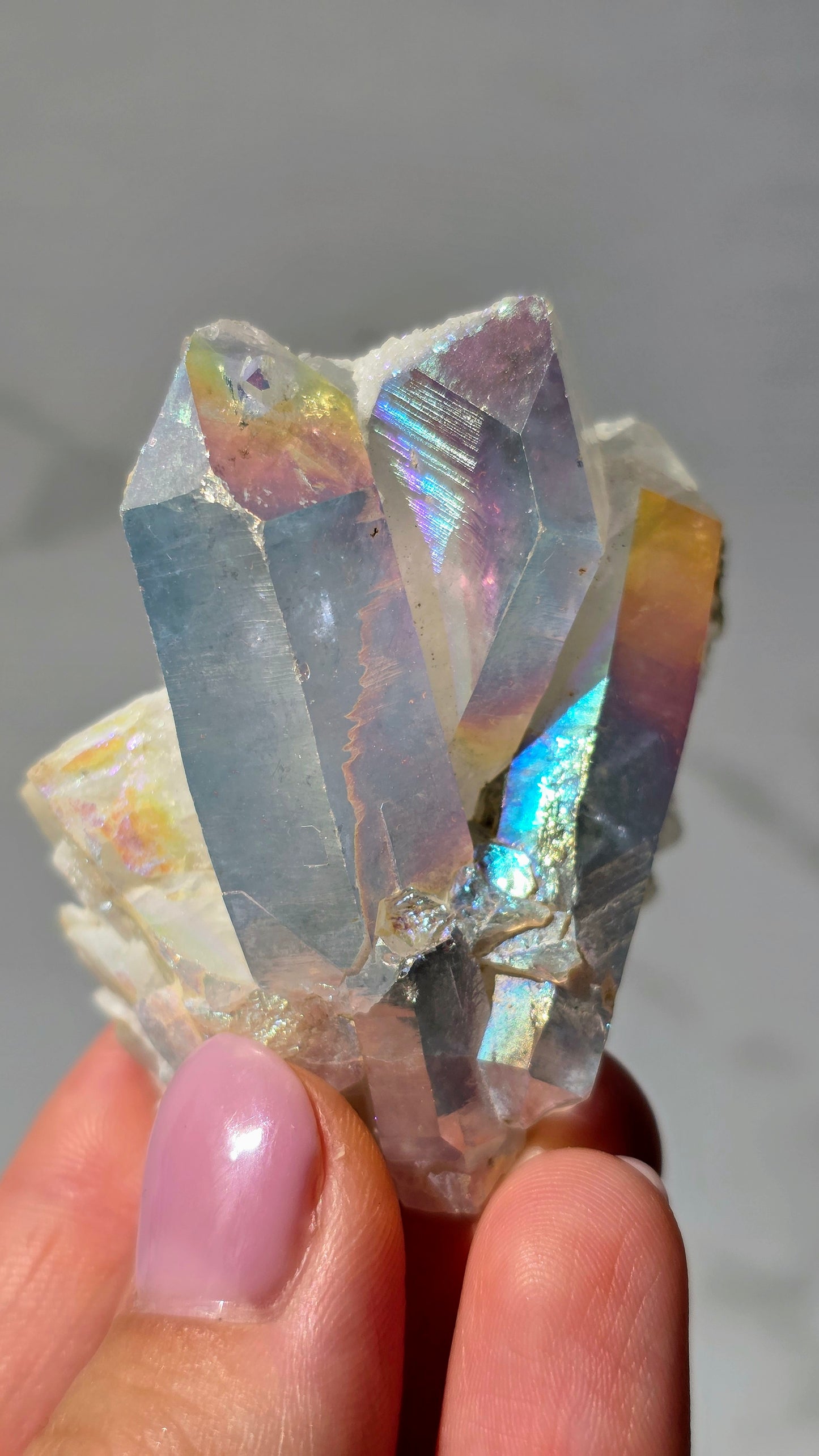 Angel Aura Bergkristall Cluster - Schillernder Regenbogen-Glanz aus Deutschland