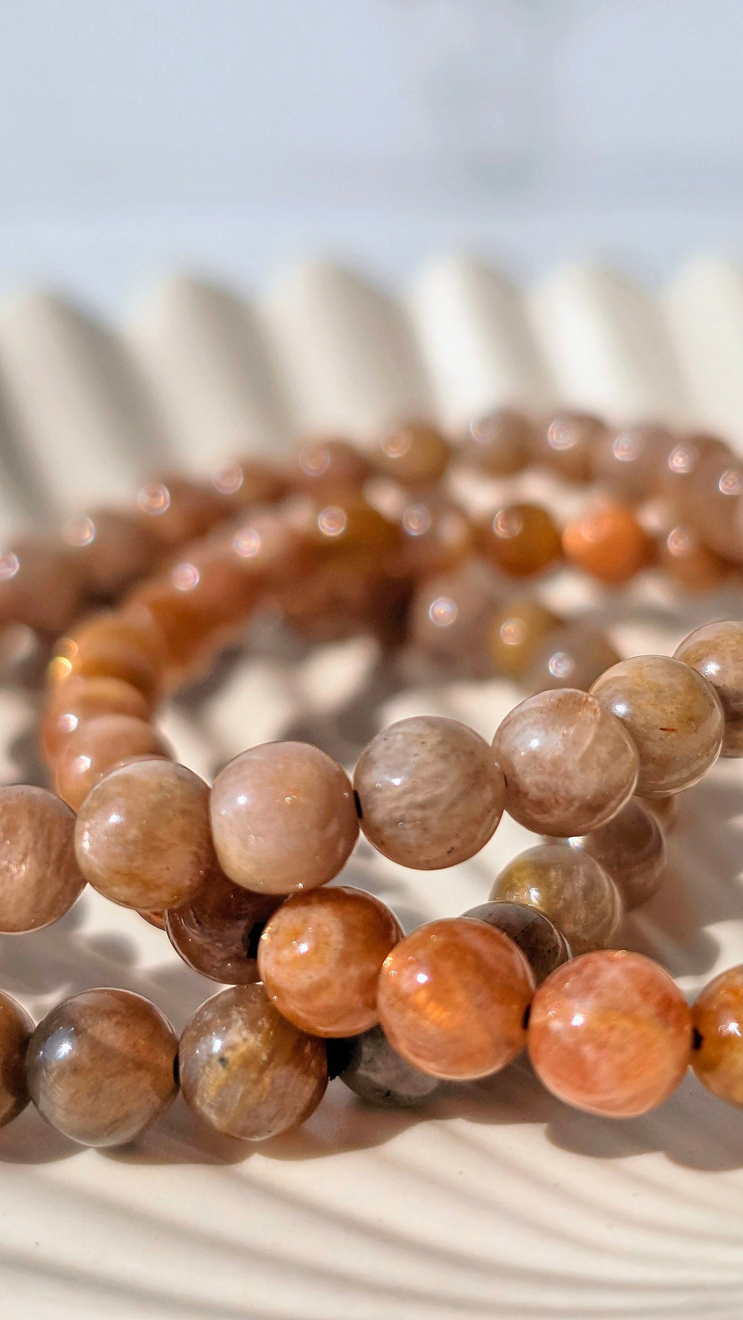 Sonnenstein und Mondstein Armband – 6 mm Kugeln | Sanft schimmernde Vielfalt