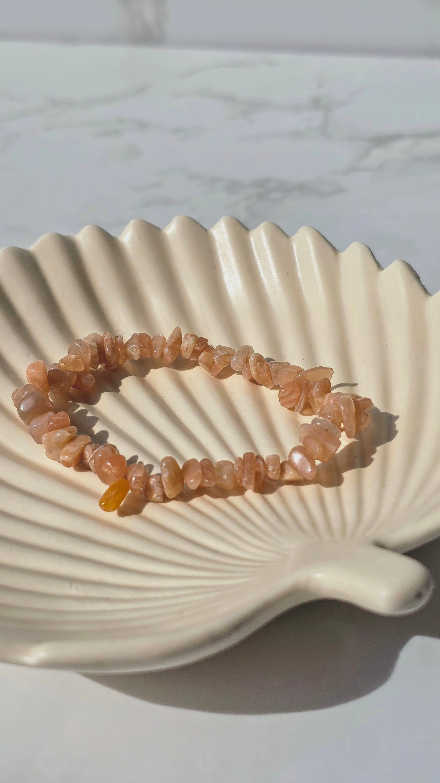 Sonnenstein Splitterarmband | Sanft schimmernde Vielfalt