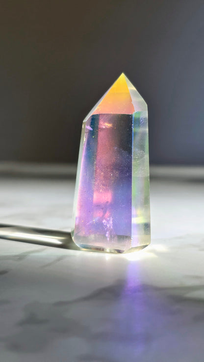 Angel Aura Bergkristall polierte Spitze / Turm - Schillernder Regenbogen-Glanz aus Deutschland