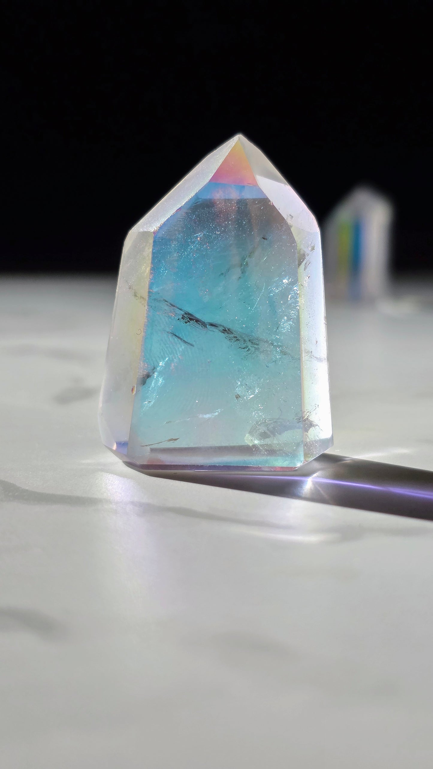Angel Aura Bergkristall polierte Spitze / Turm - Schillernder Regenbogen-Glanz aus Deutschland