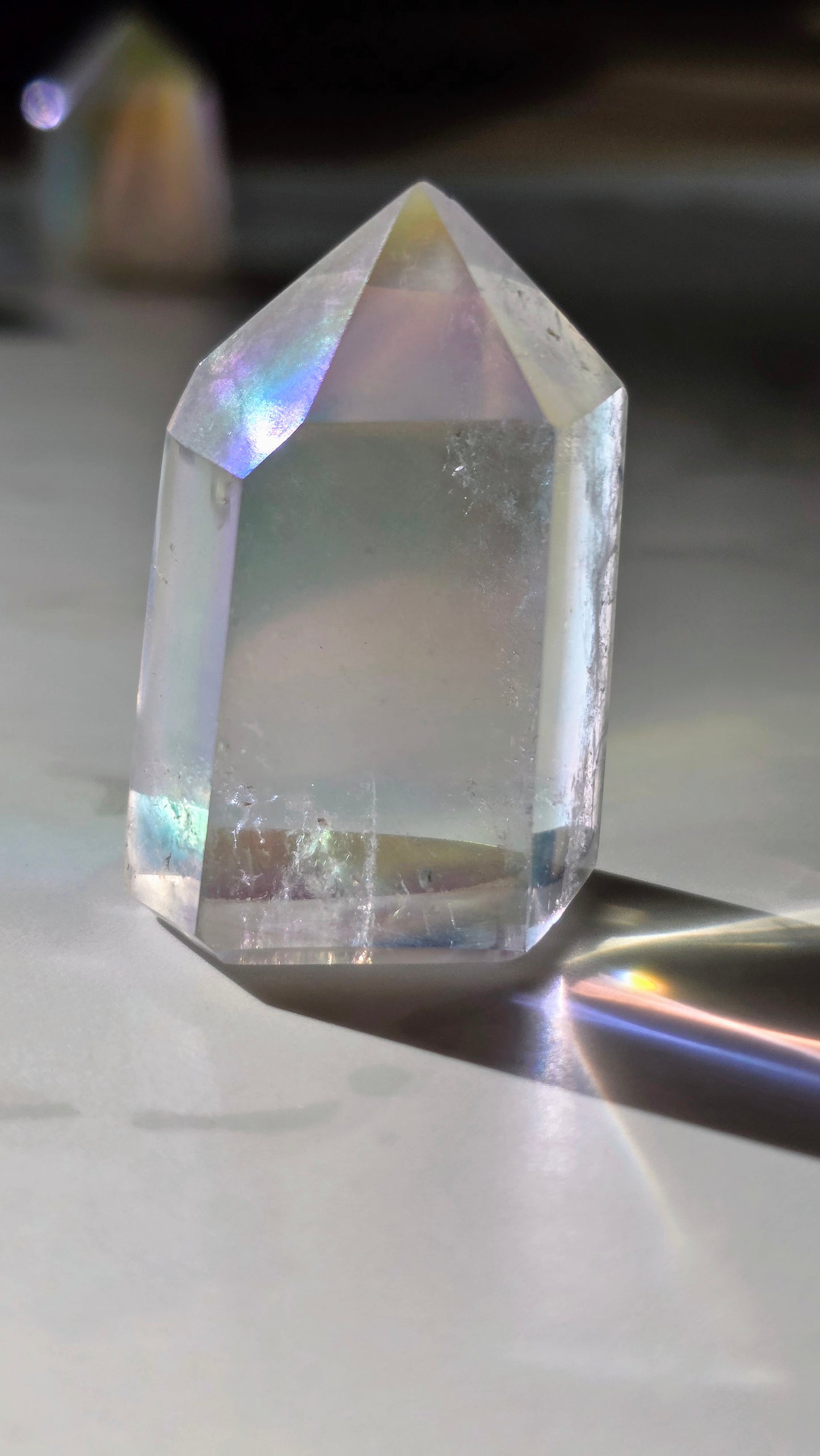 Angel Aura Bergkristall polierte Spitze / Turm - Schillernder Regenbogen-Glanz aus Deutschland