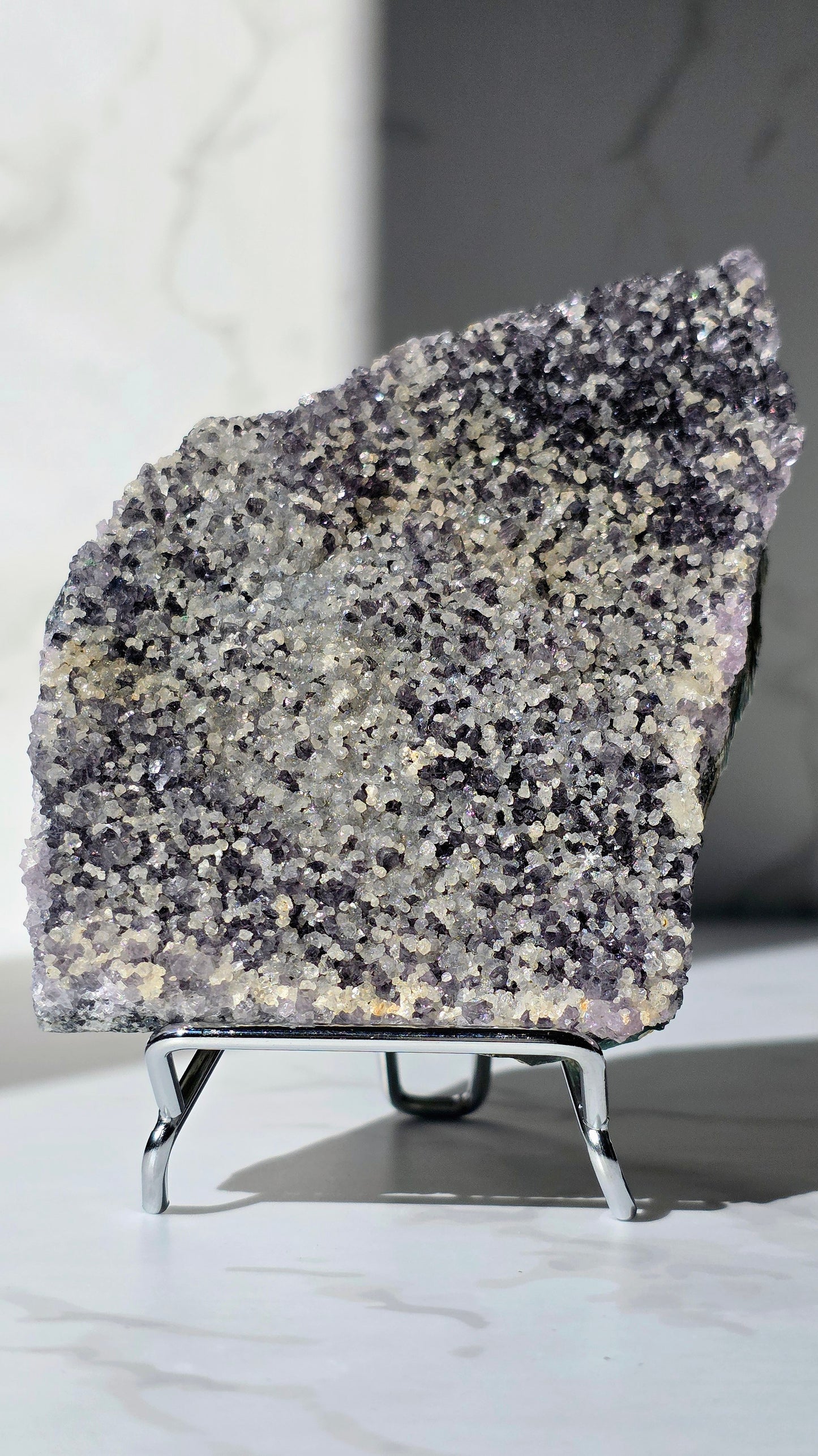 Amethyst mit Calcit Cluster mit Sugar-Effekt aus Brasilien