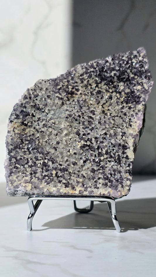 Amethyst mit Calcit Cluster mit Sugar-Effekt aus Brasilien