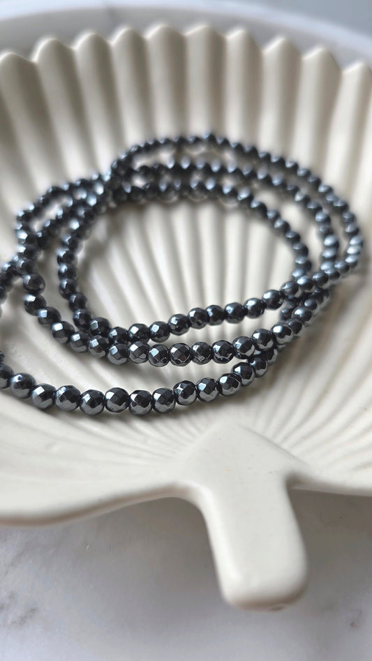 Hämatit Kugelarmband facettiert 4 mm – Kraft & Ausgleich