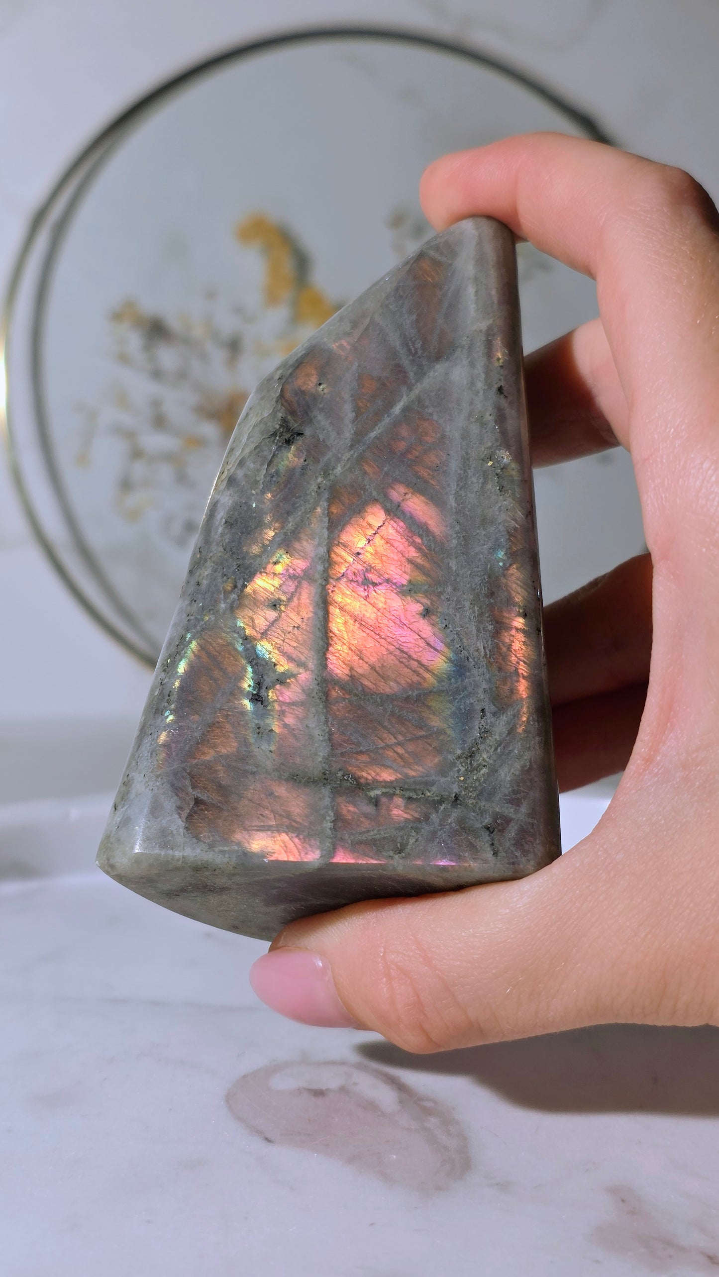 Bunt schillernde Labradorit Freiform