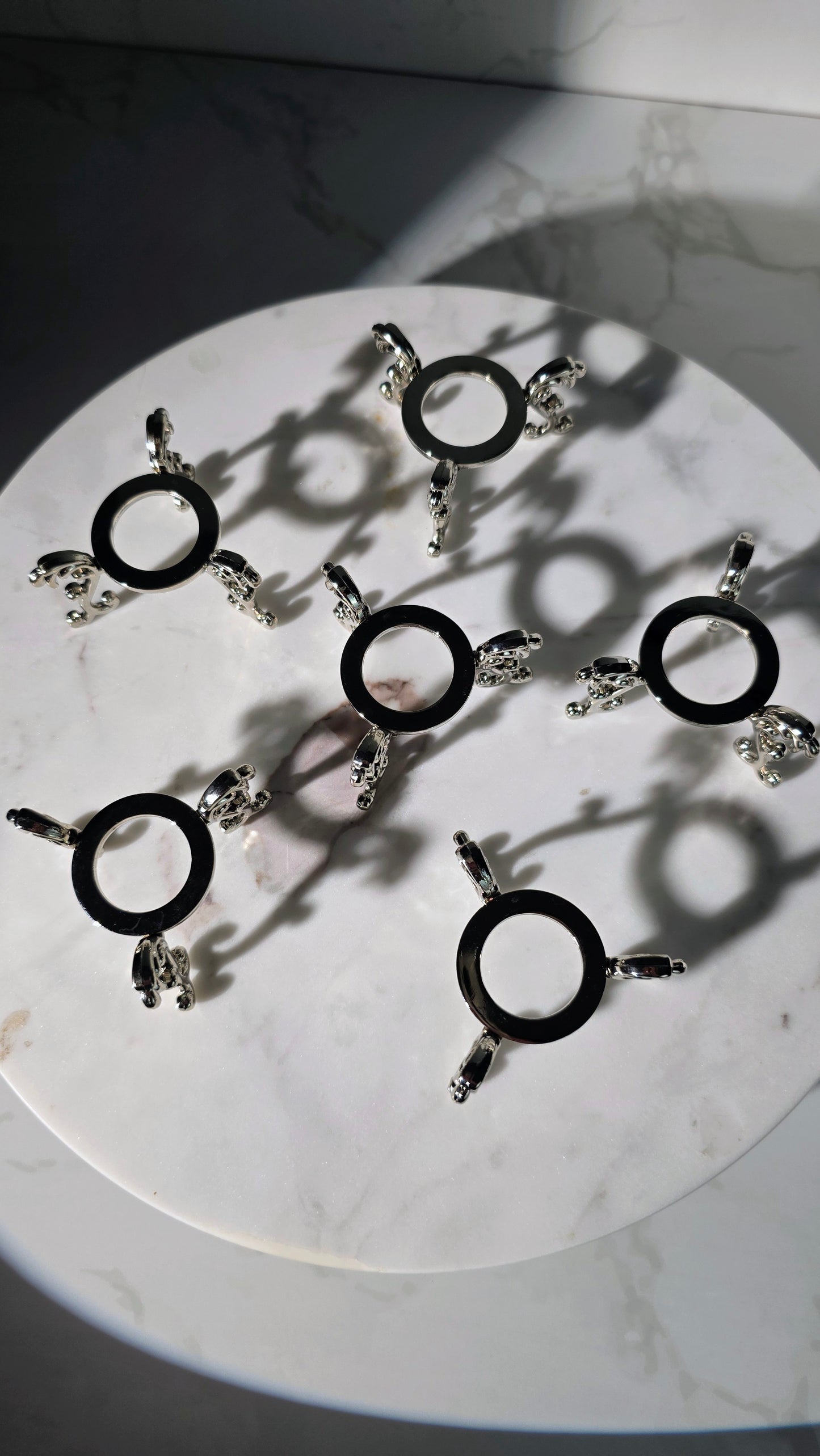 Kugelhalter Silber – Eleganter Schmuckständer für deine Kristallkugeln