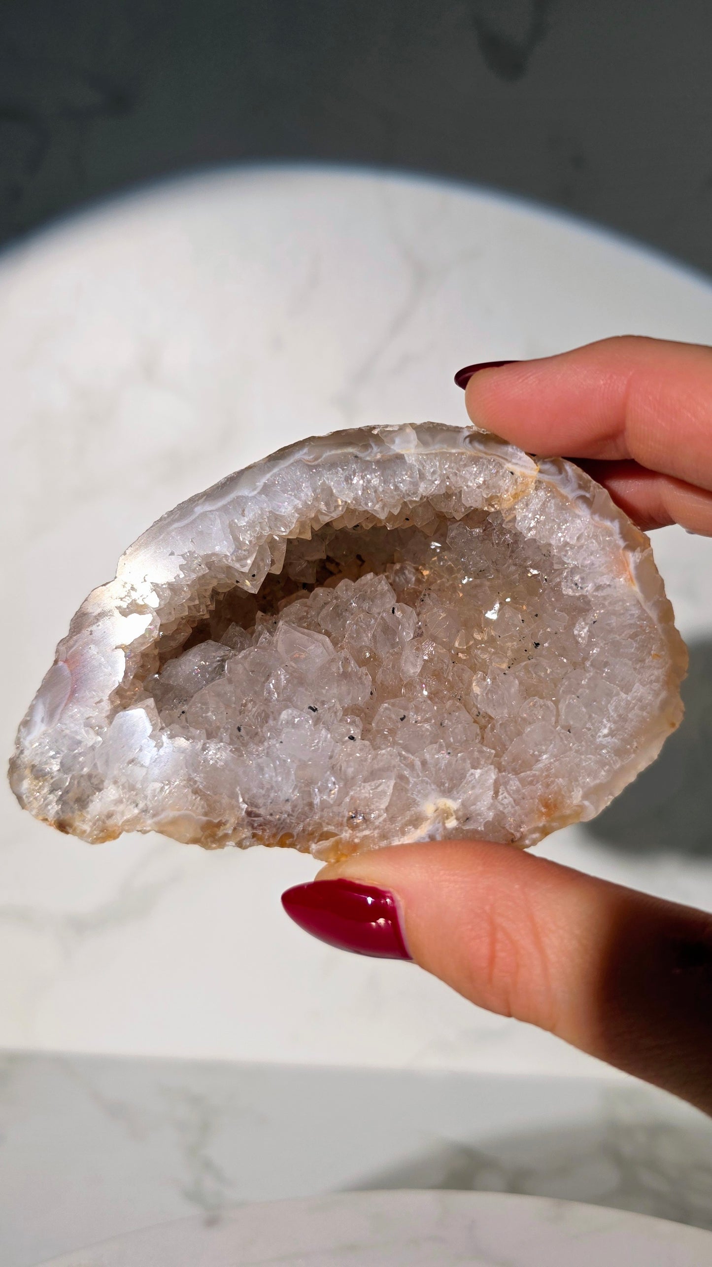 Achat Quarz Geode aus Brasilien mit Glitzereffekt