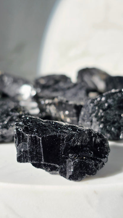 Schwarzer Turmalin Rohsteine (Schörl)