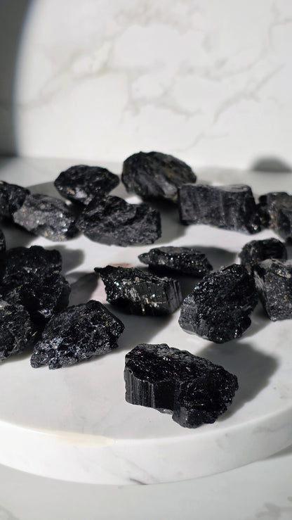 Schwarzer Turmalin Rohsteine (Schörl)