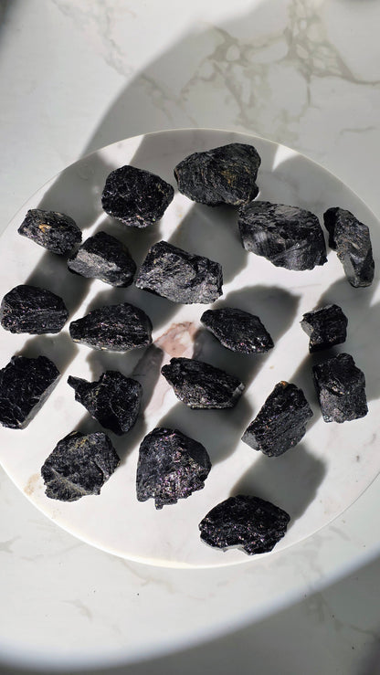 Schwarzer Turmalin Rohsteine (Schörl)