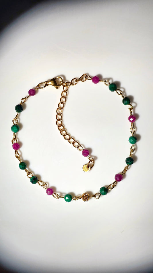 „Winter Ruby Forest“ – Rubin & Malachit Armband • 4 mm