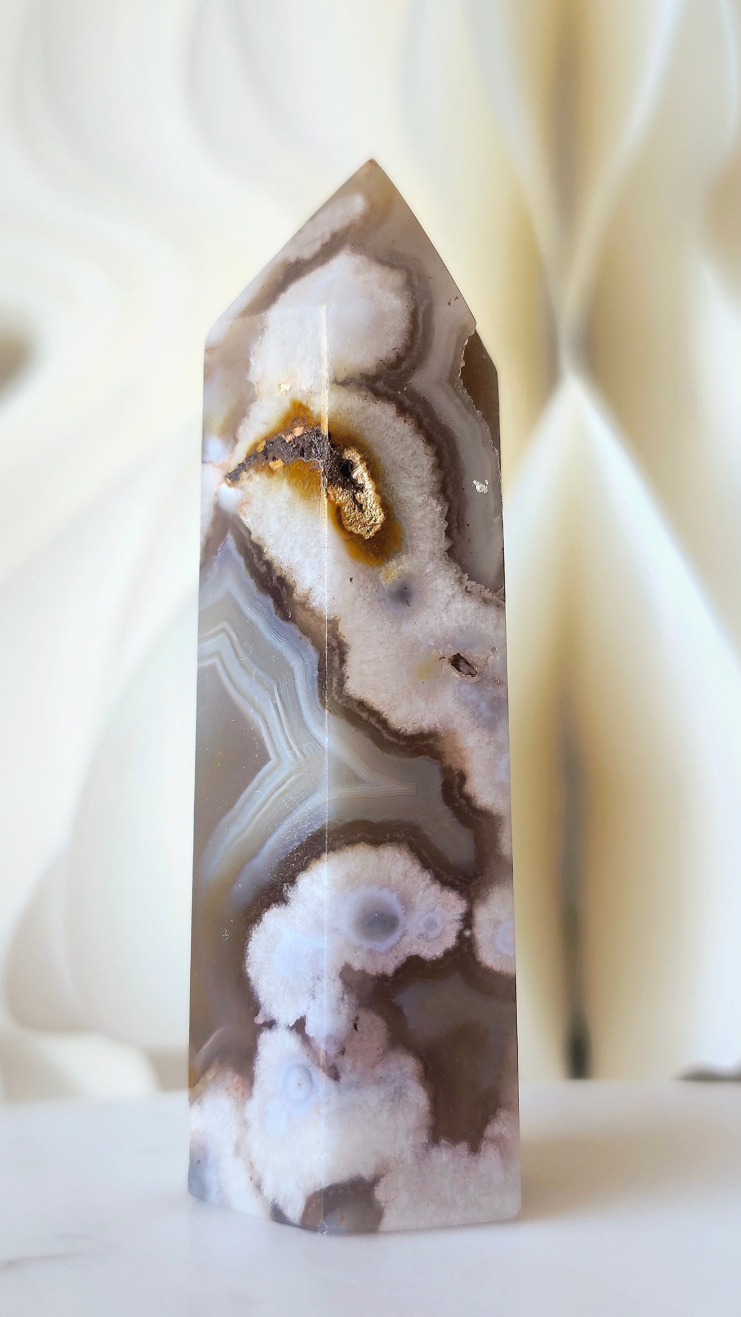 Kirschblütenchalcedon – Seltene Schönheit mit Blütenmagie in Blau, Beige & Rosa