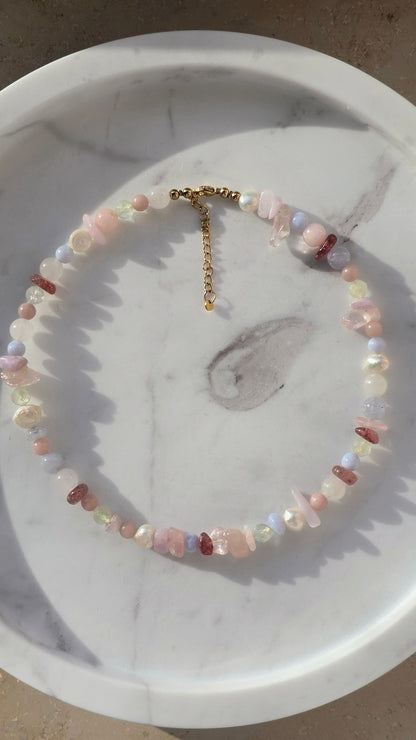 SOFT BLOOM · Multicolor Edelsteinkette