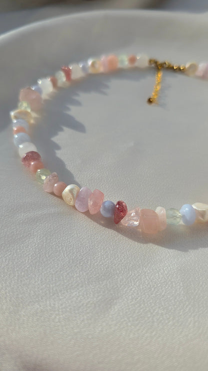 SOFT BLOOM · Multicolor Edelsteinkette