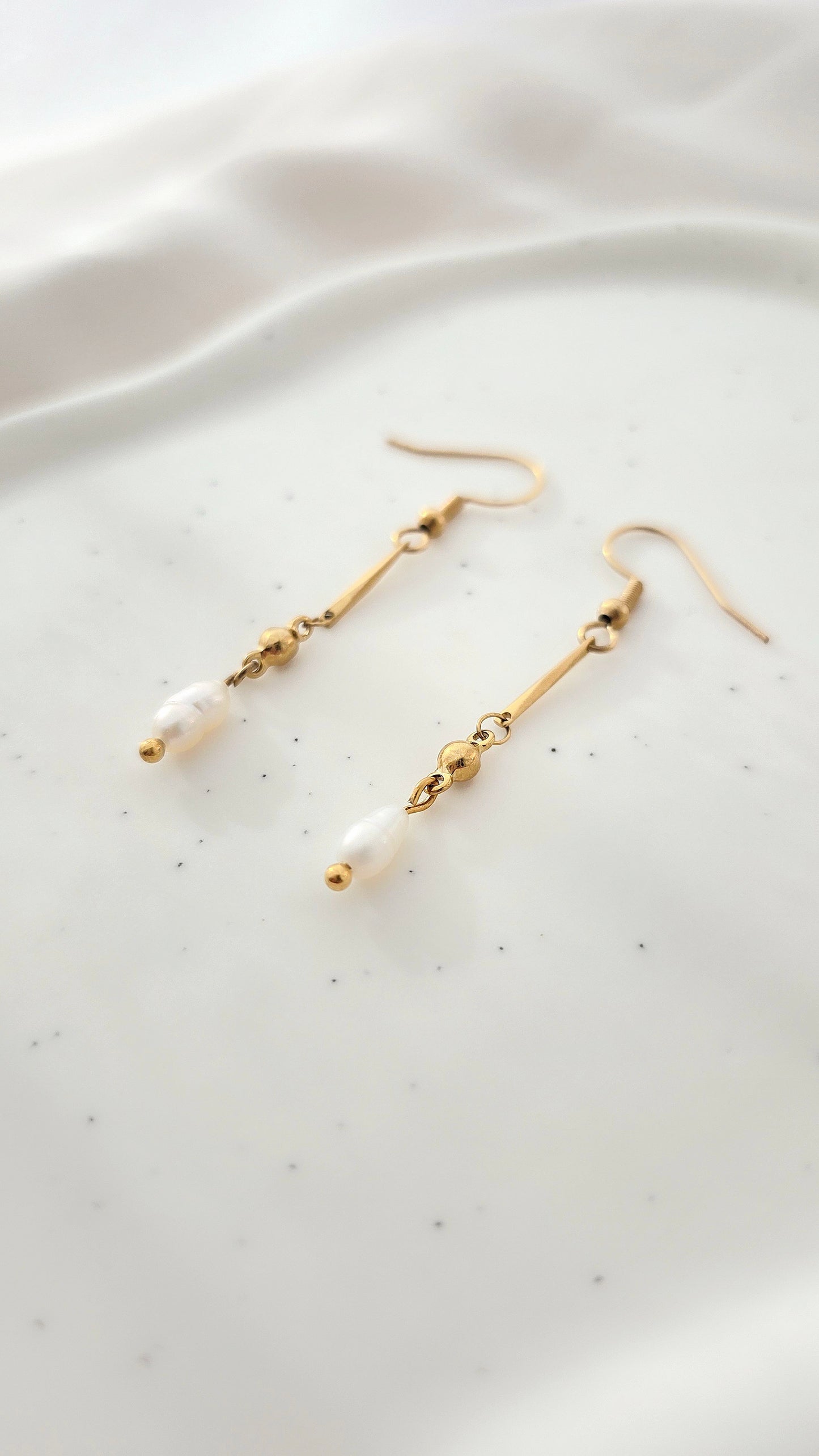 PURE DROP · Perlenohrringe