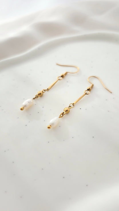 PURE DROP · Perlenohrringe