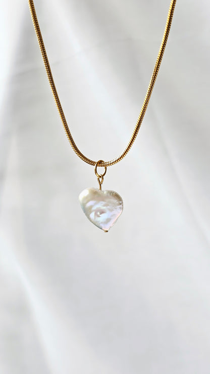 HEART GLOW 𖦹 Perlenkette